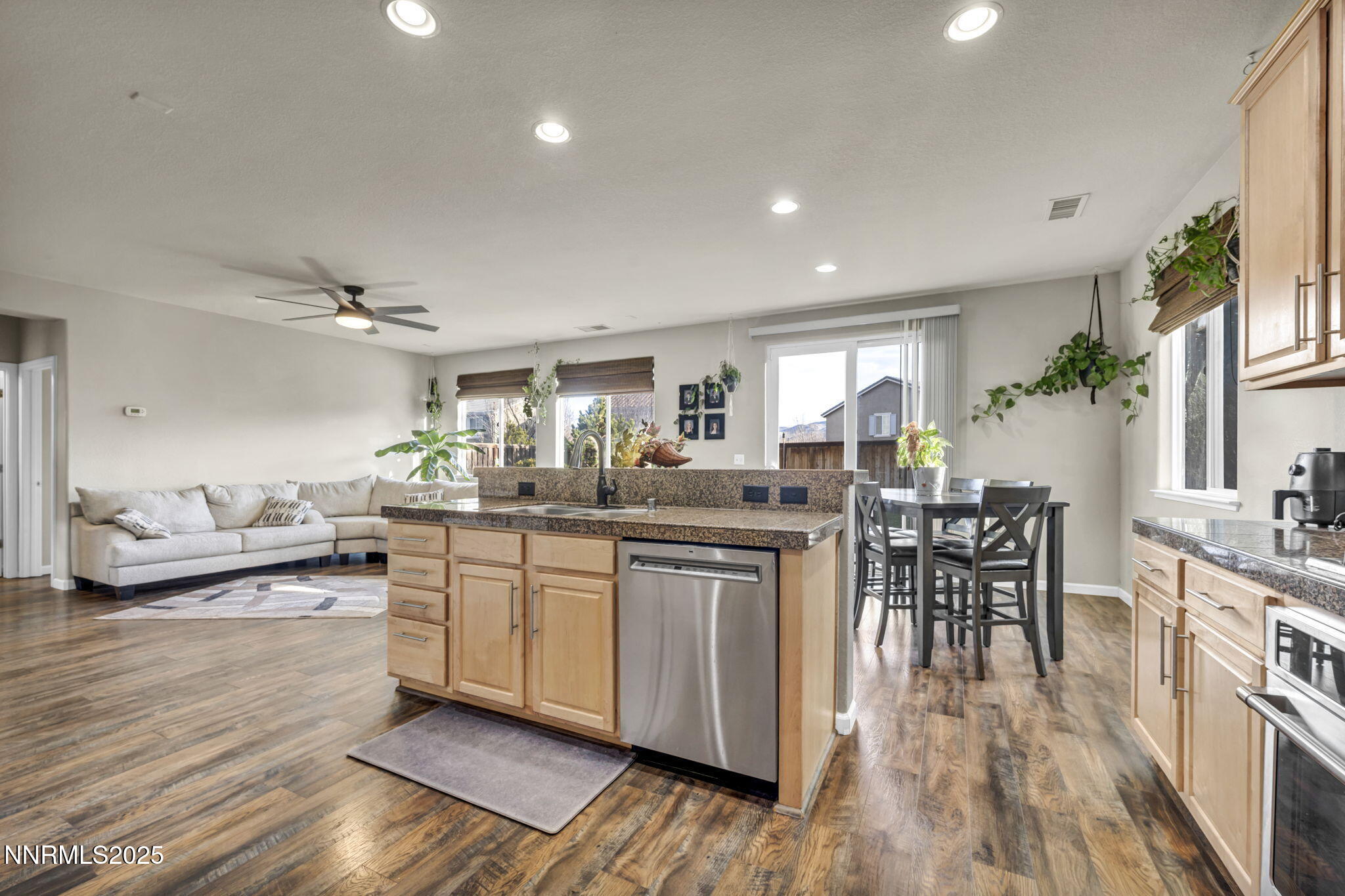 44-web-or-mls-11200-parma-way