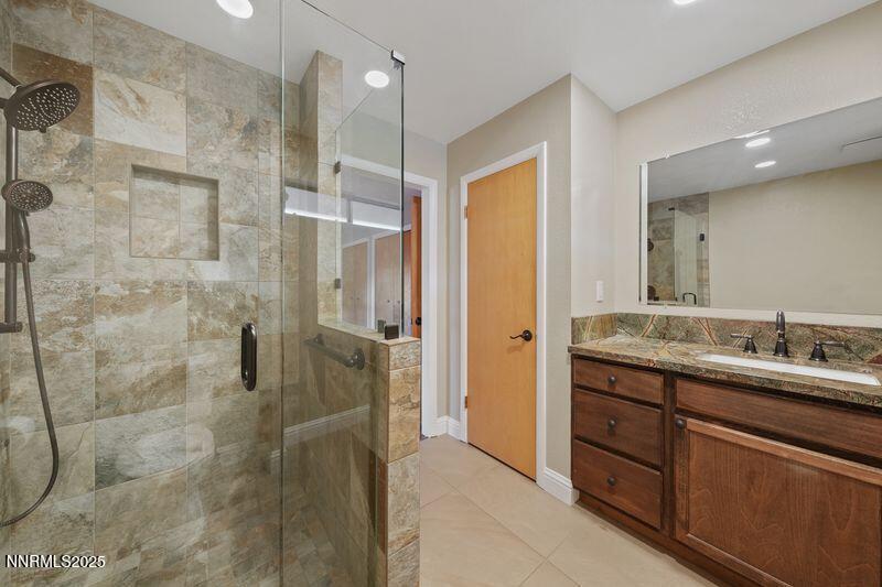 3533 E Hidden Valley - master bedroom si