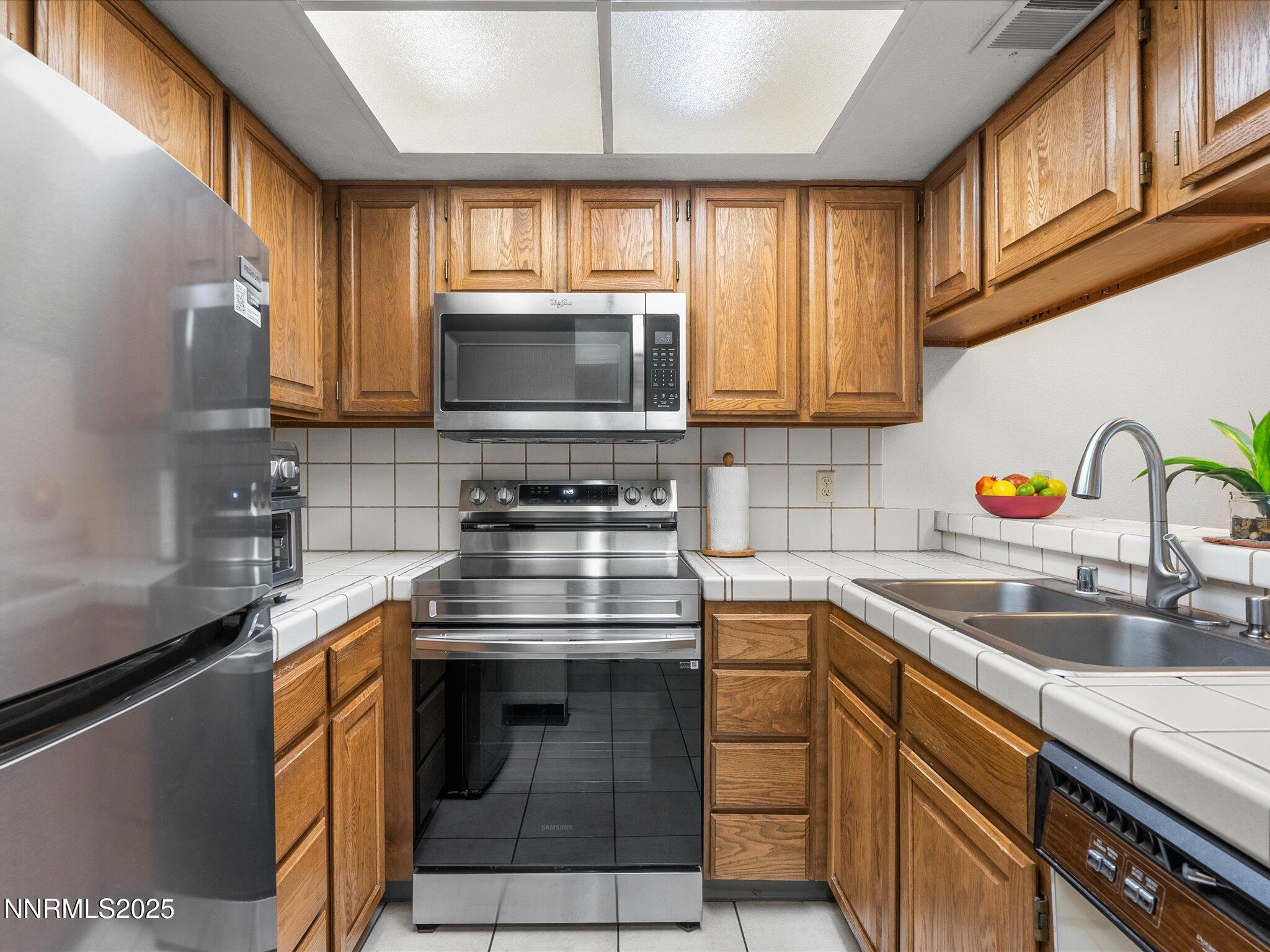 15-3095 Lakeside Dr-Unit 103-114