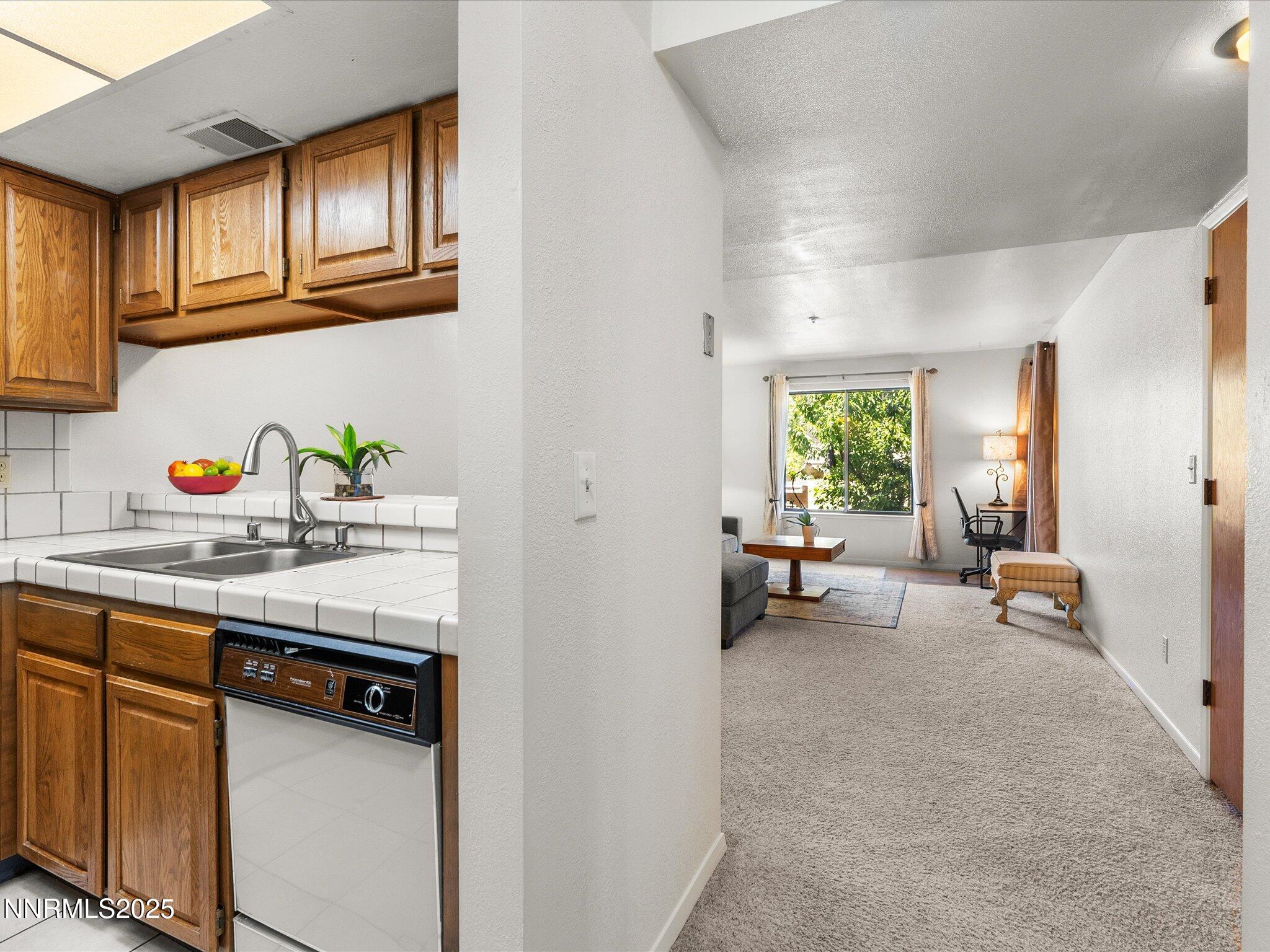 14-3095 Lakeside Dr-Unit 103-113