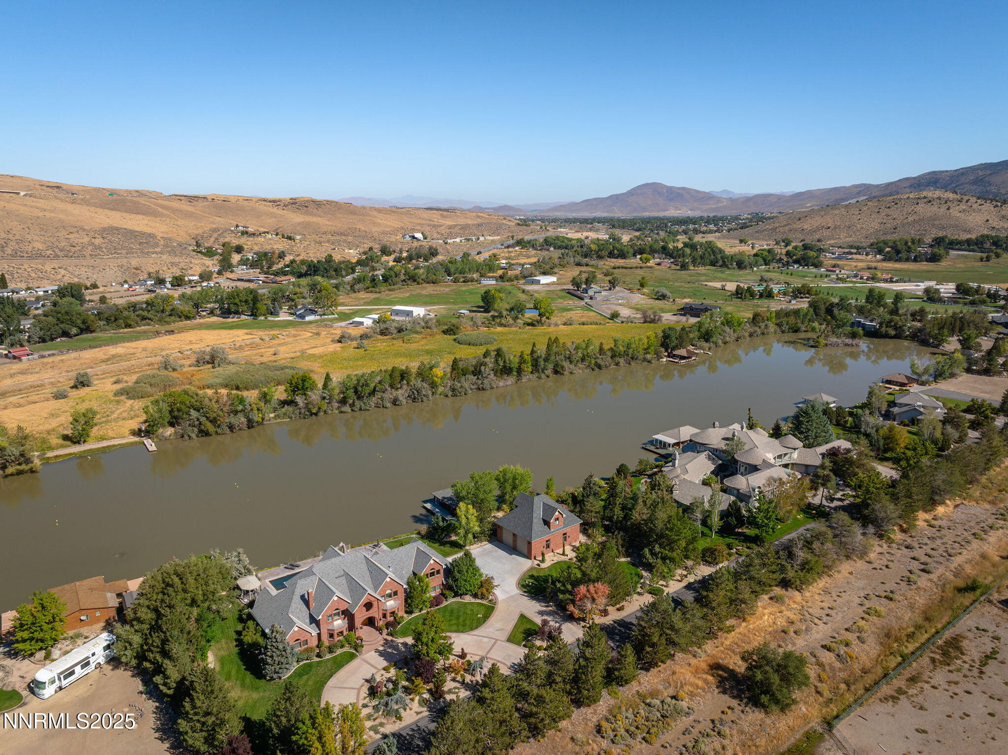 64-web-or-mls-DJI_0335