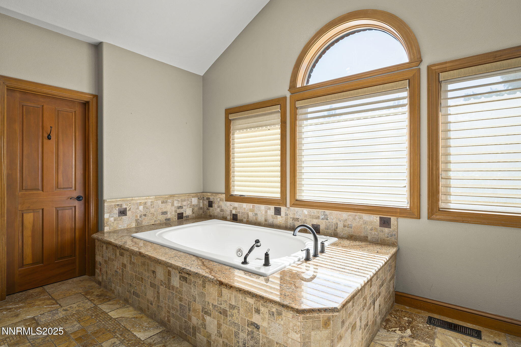 30-web-or-mls-_DSC8797