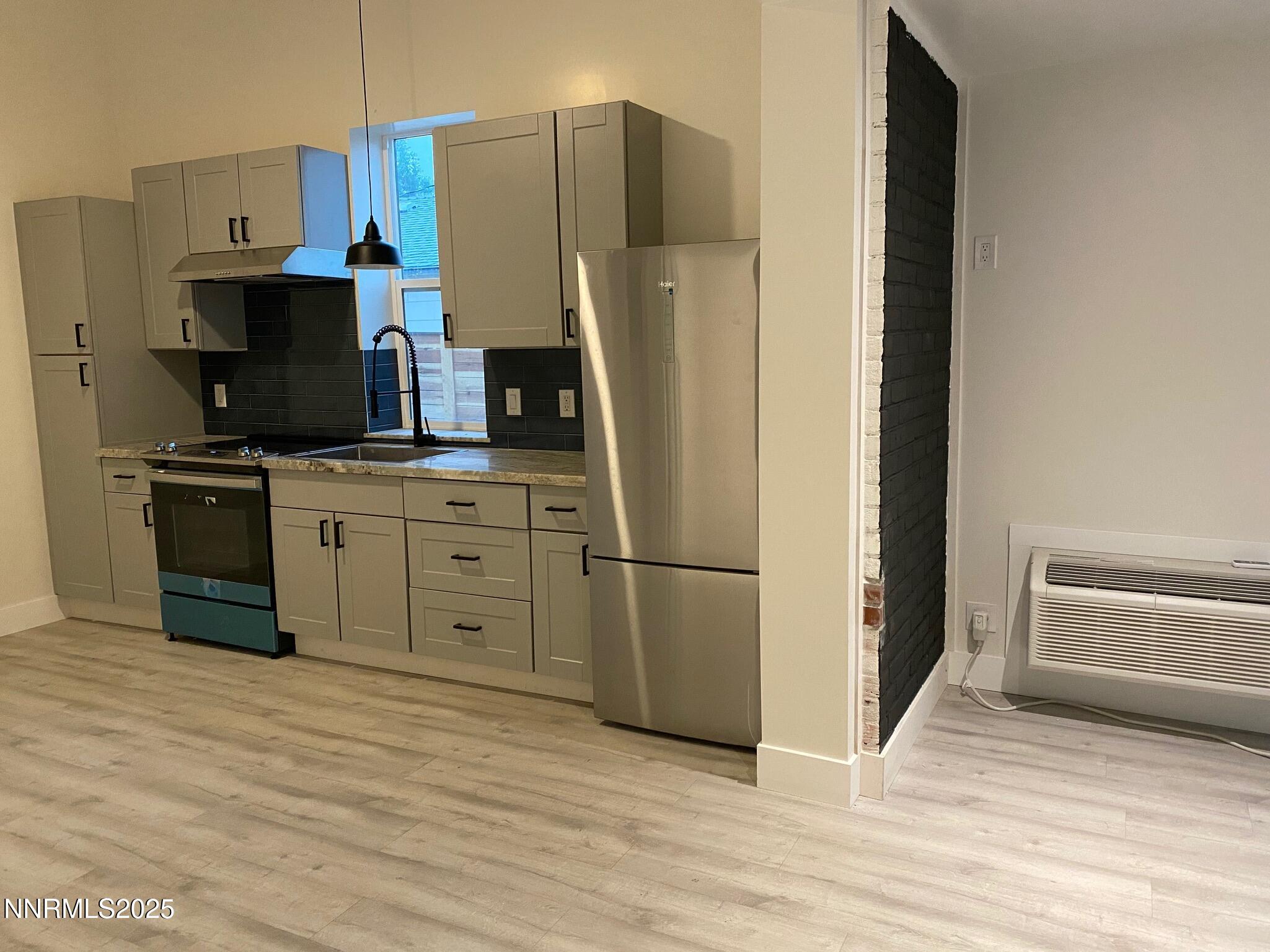 64A7694A-F71C-4583-9138-0938BF7A64B4