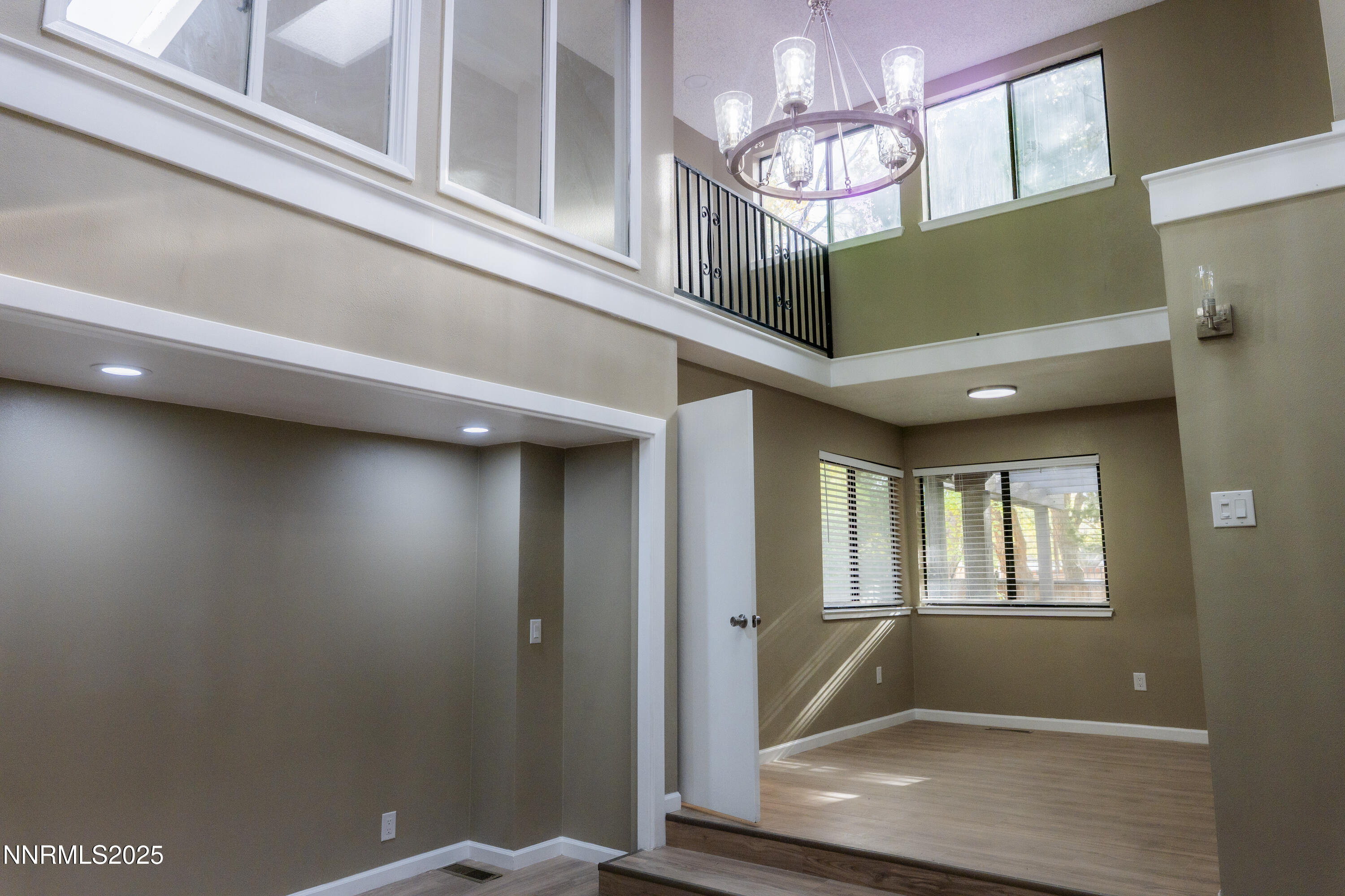 IslaPhoto-360-East-Riverview-Circle-25