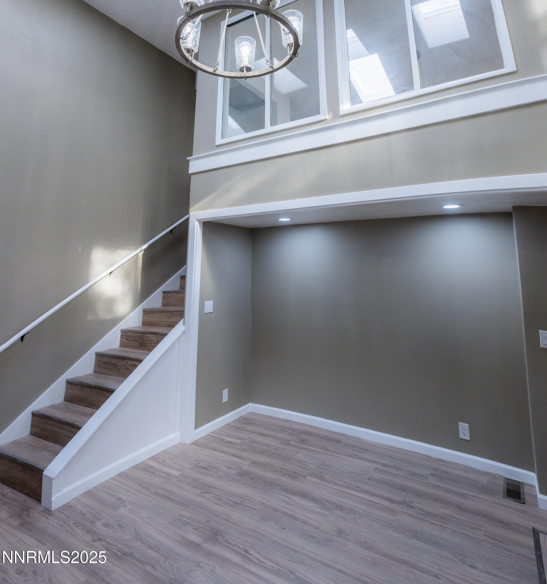 IslaPhoto-360-East-Riverview-Circle-26