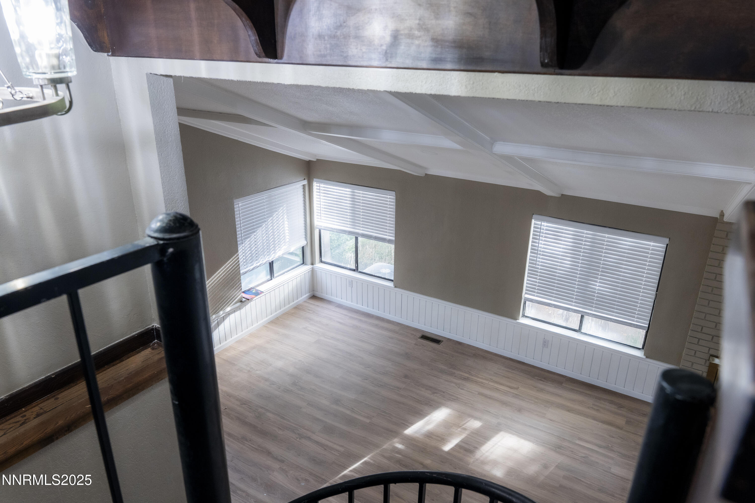 IslaPhoto-360-East-Riverview-Circle-11