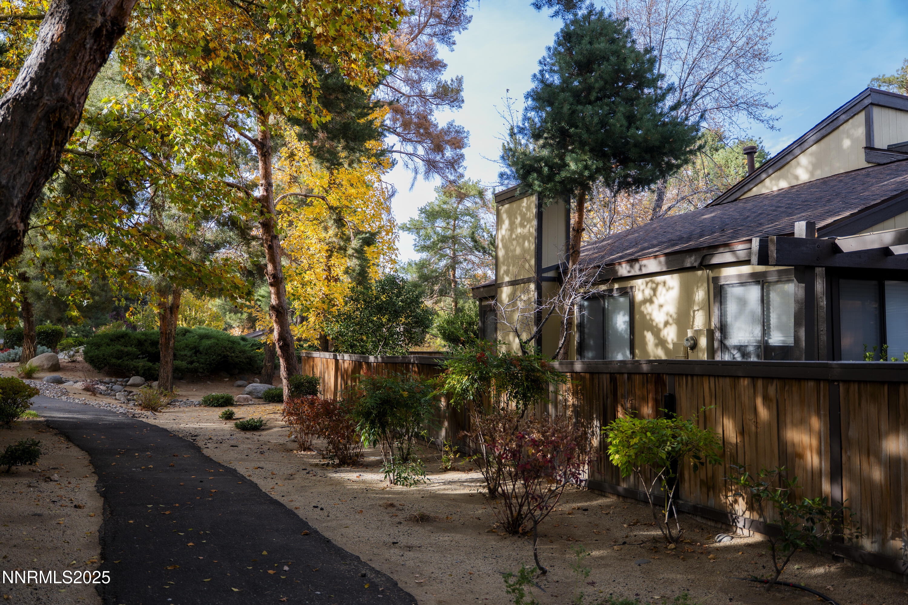 IslaPhoto-360-East-Riverview-Circle-3