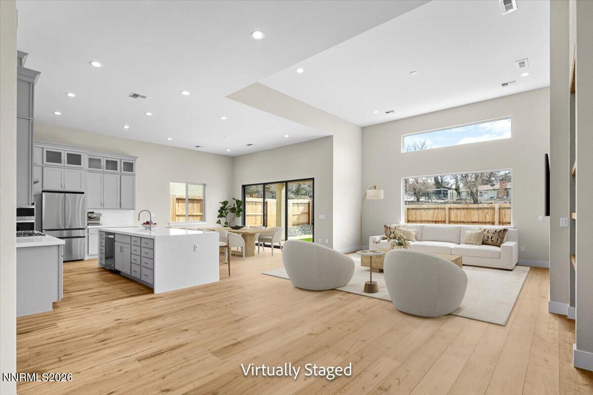 009-Vitually Staged (1 of 13)