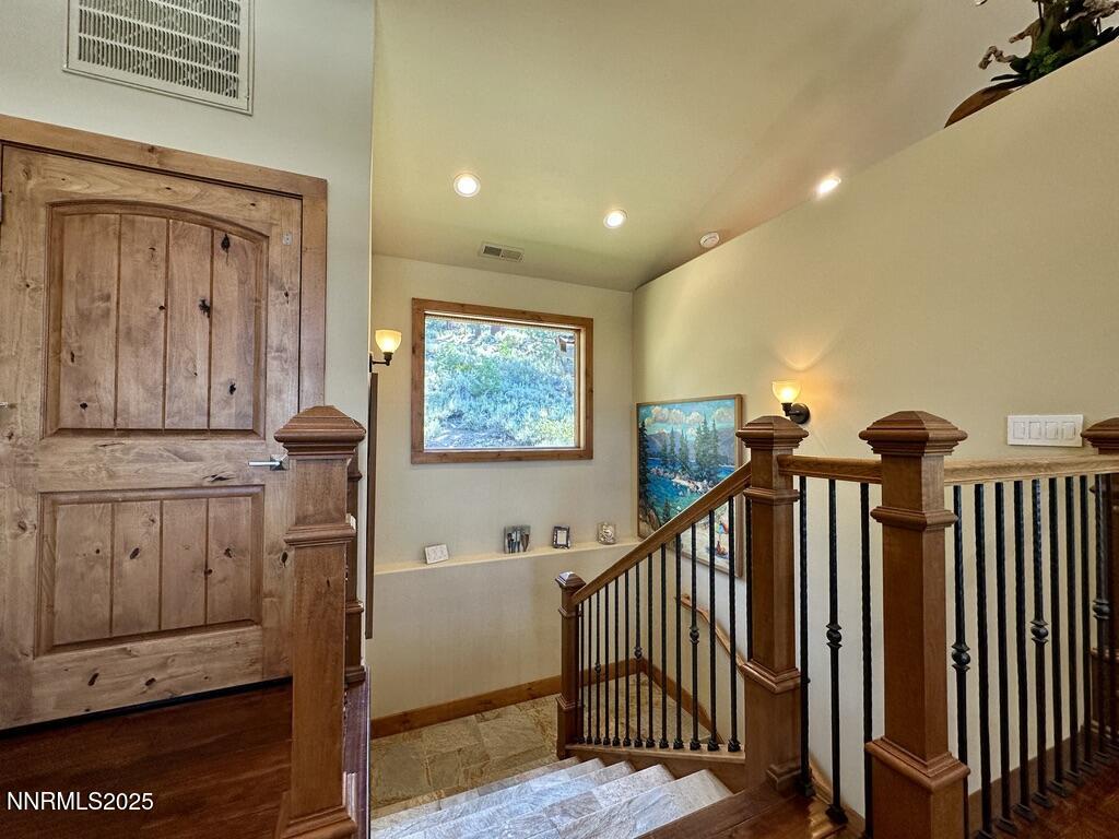 41703F92-303F-4188-946A-1E610FD77877_1_1