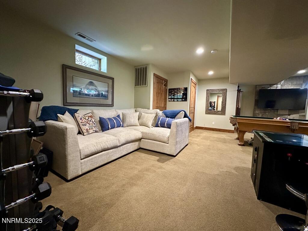 082E92E7-39D8-4ACD-855C-8B634E2F0803_1_1