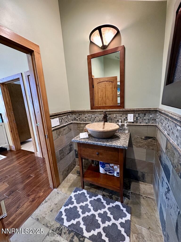 A7131B92-F030-4F88-85C7-E136D0CF6324_1_1