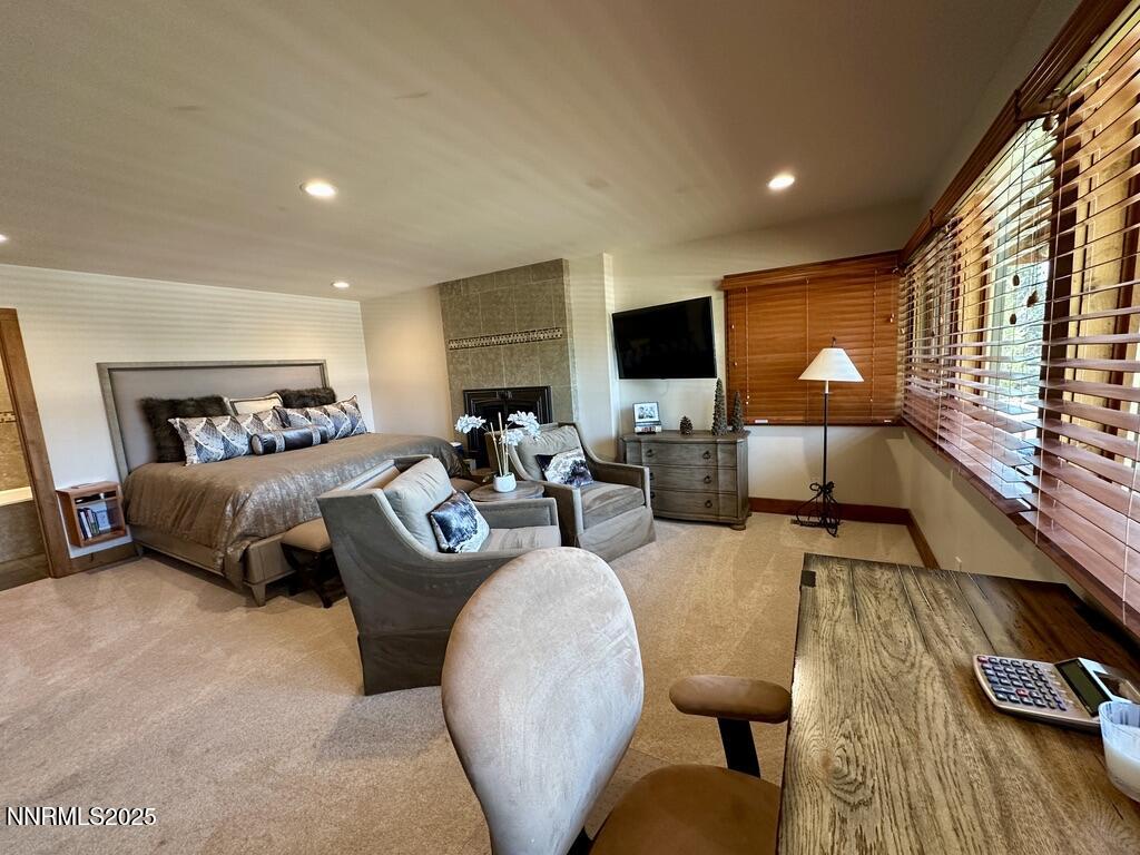 BB9C7E51-C887-439E-875C-76D95457EDF2_1_1