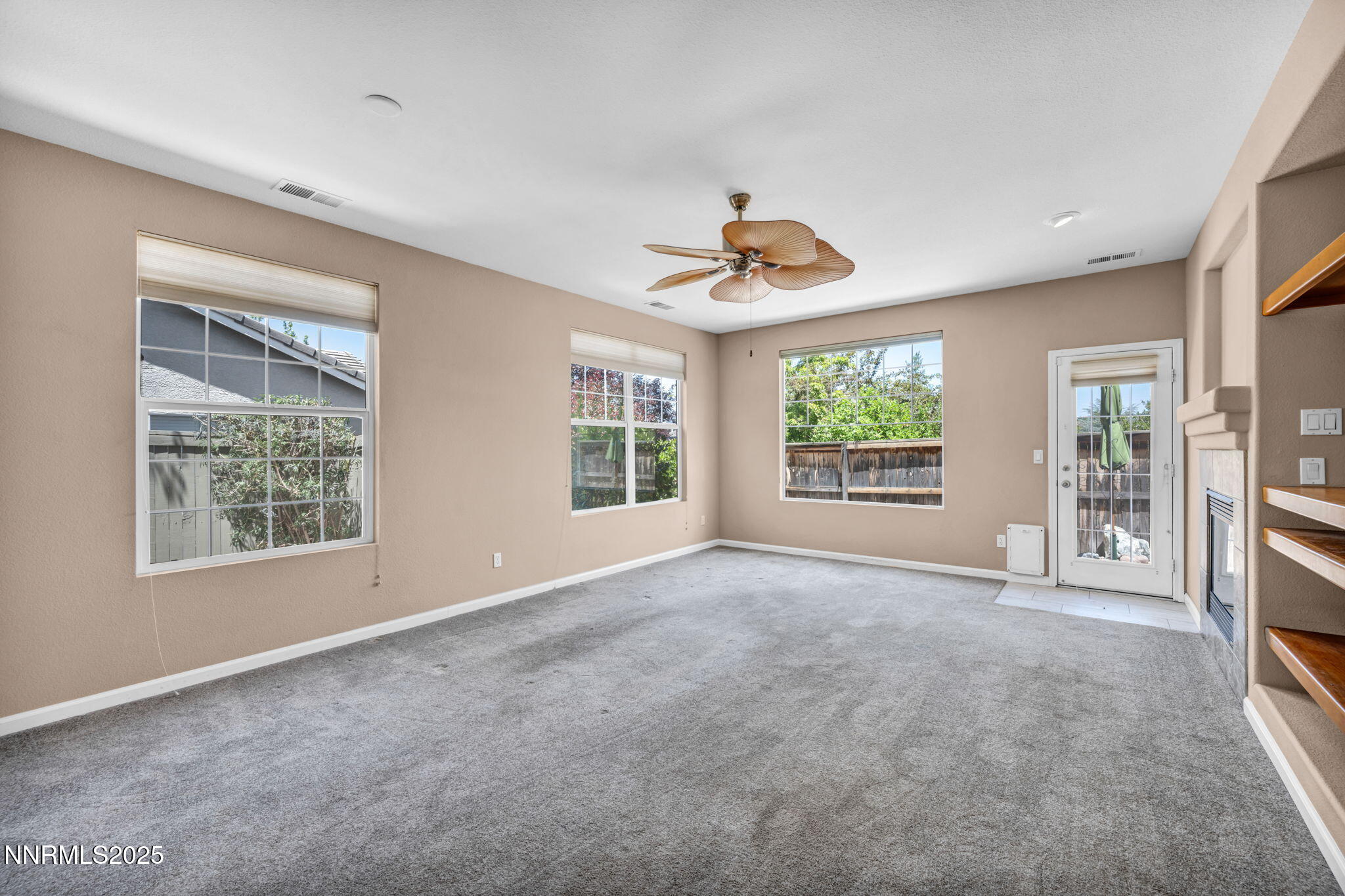 Reno, Nevada 89521, United States, 3 Bedrooms Bedrooms, ,2 BathroomsBathrooms,Residential,Pending,155207