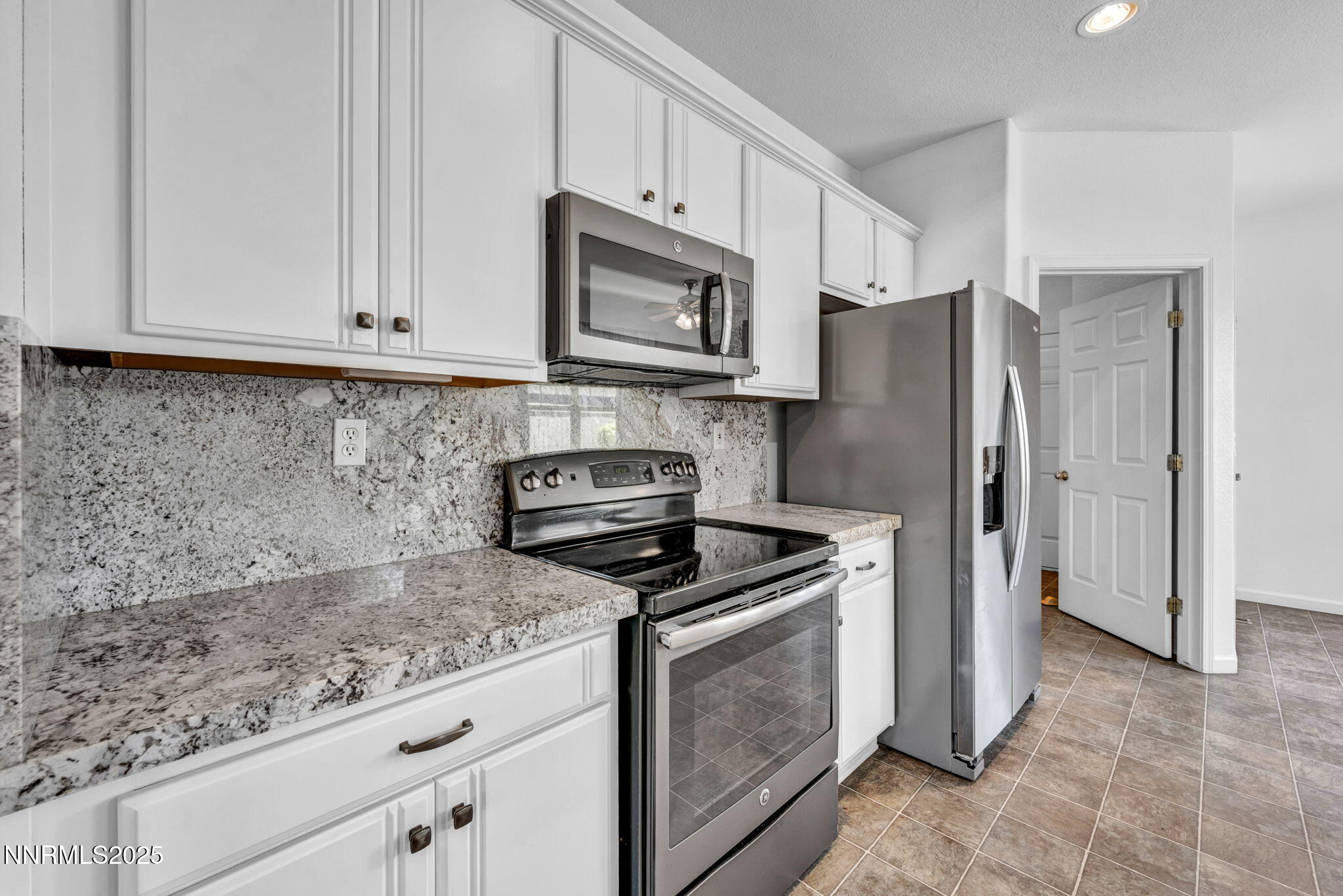 Reno, Nevada 89521, United States, 3 Bedrooms Bedrooms, ,2 BathroomsBathrooms,Residential,Pending,155207