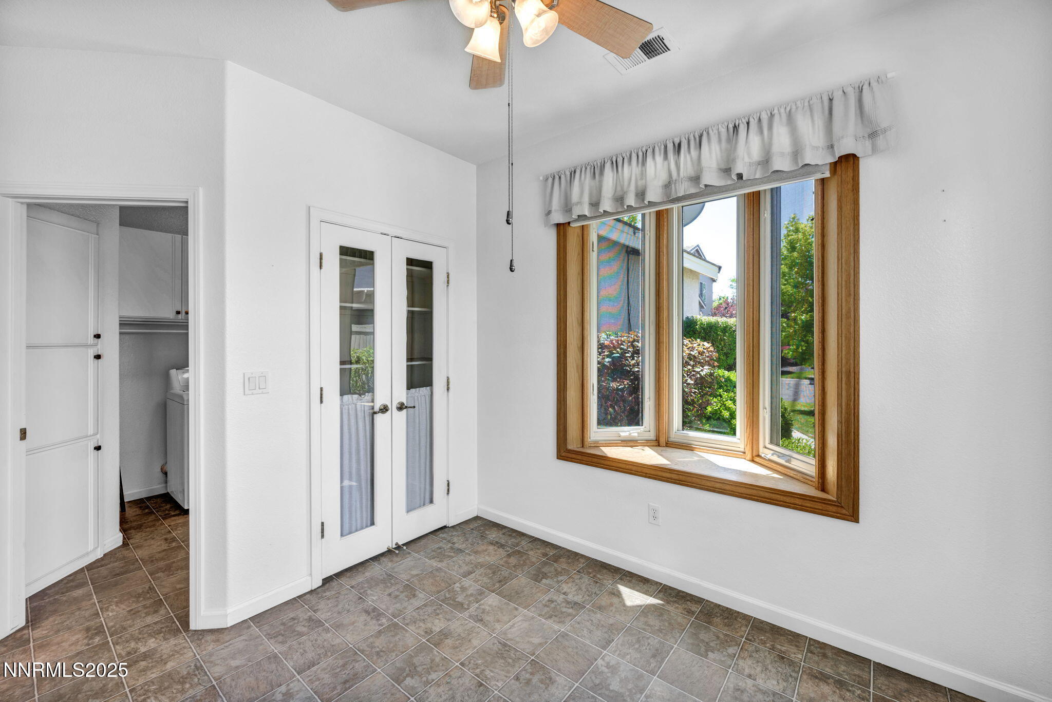 Reno, Nevada 89521, United States, 3 Bedrooms Bedrooms, ,2 BathroomsBathrooms,Residential,Pending,155207