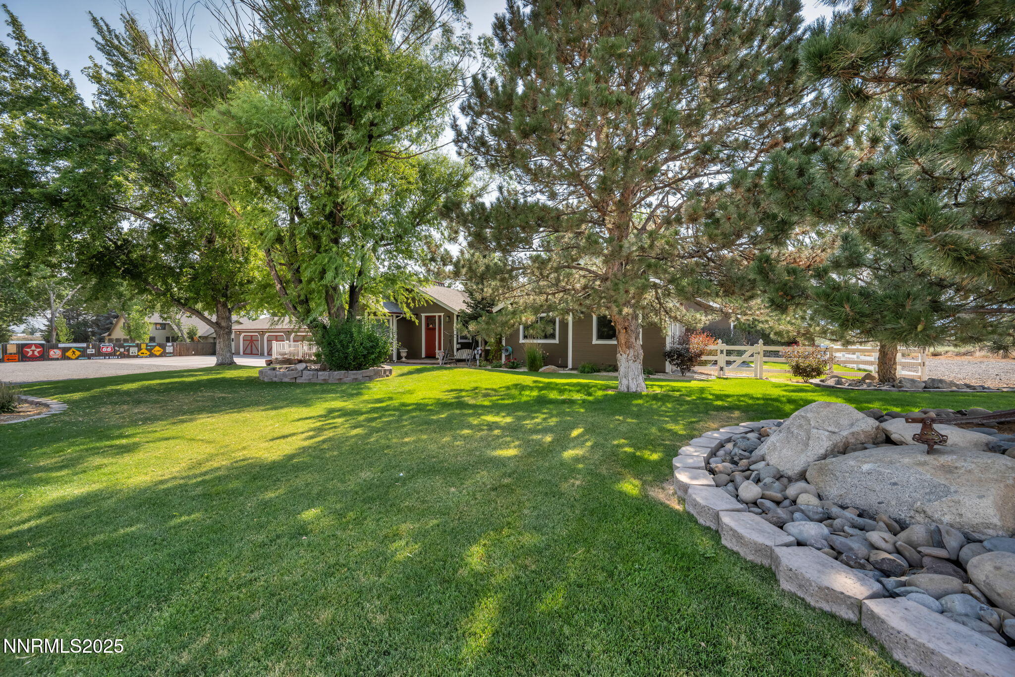 1600 East Valley Road