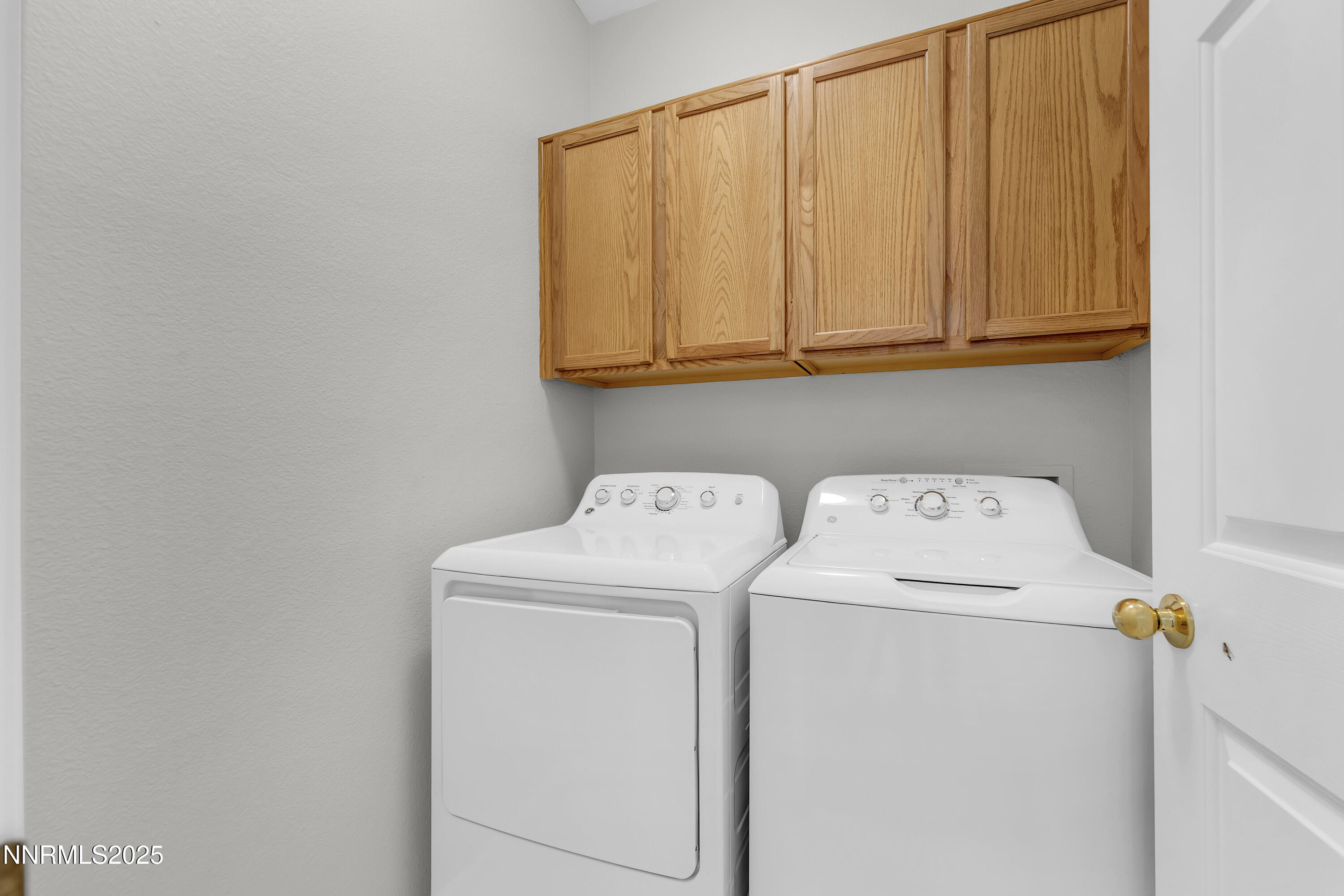 CanyonMesa-laundry room