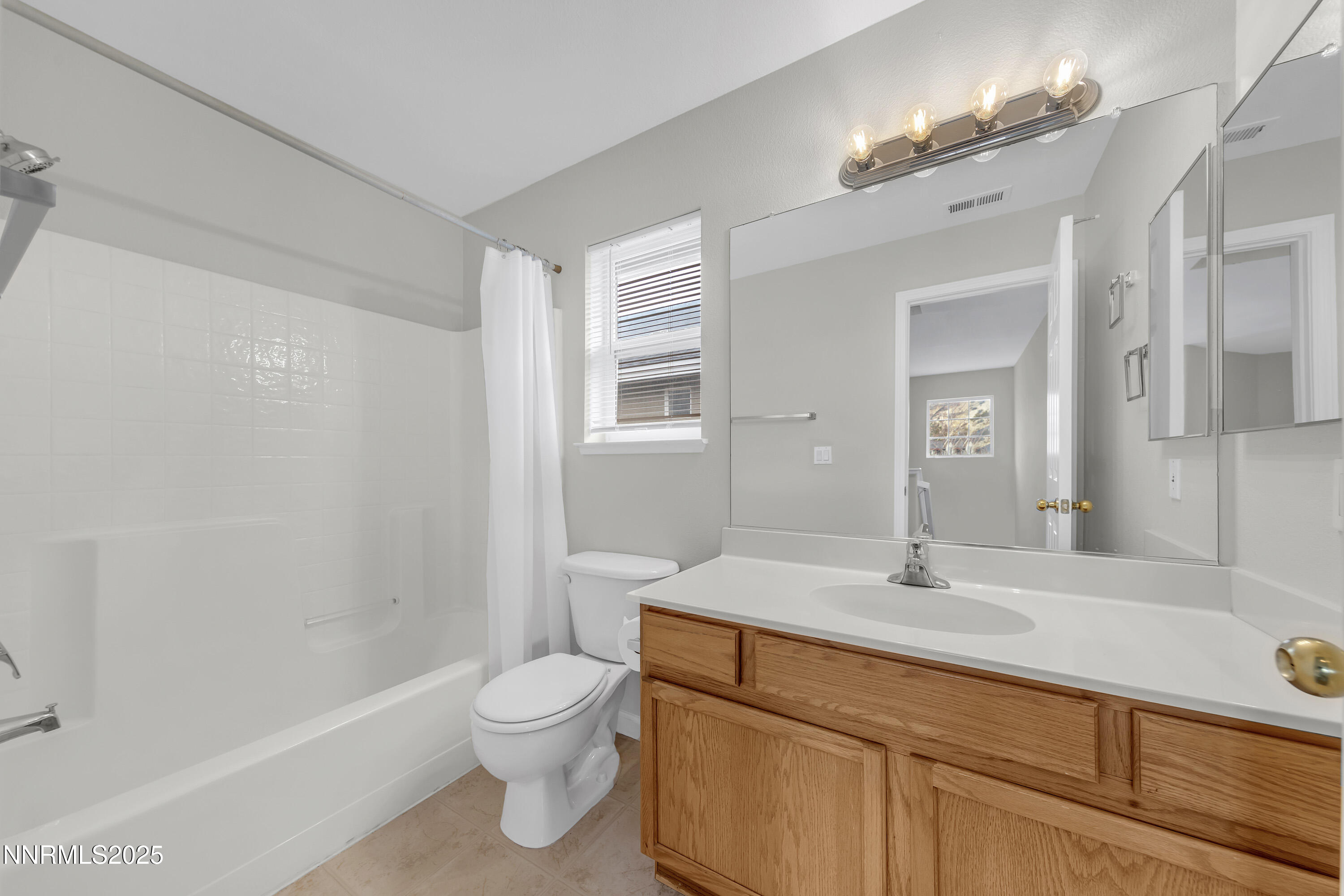 CanyonMesa-secondary bathroom