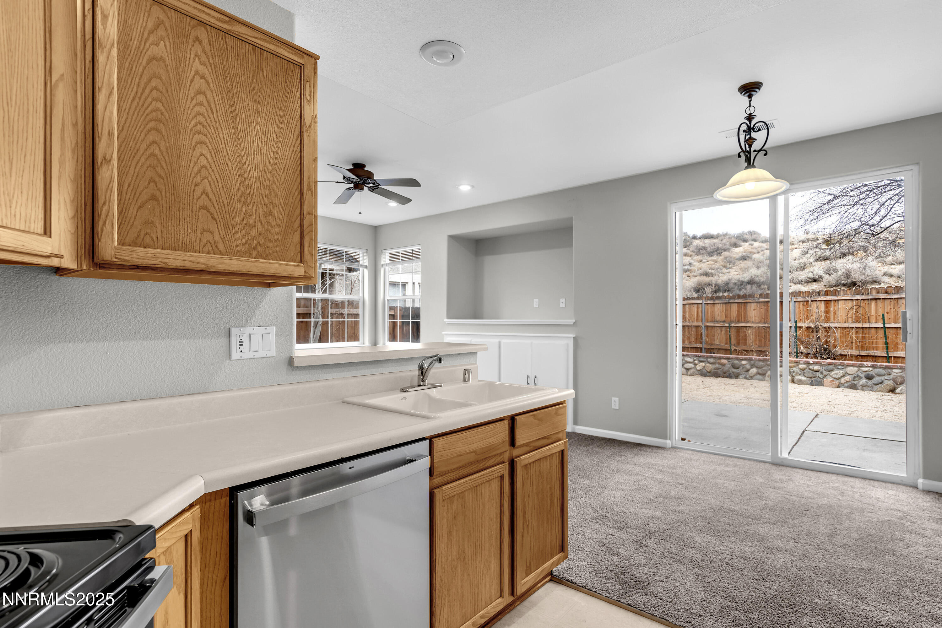 CanyonMesa- kitchen and sliding glass do