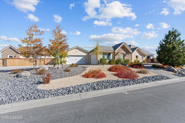 5640 PARIS AVE, RENO, NV 89511 - Image f08c83f75c8fb4e7199a28535e893836/736383538