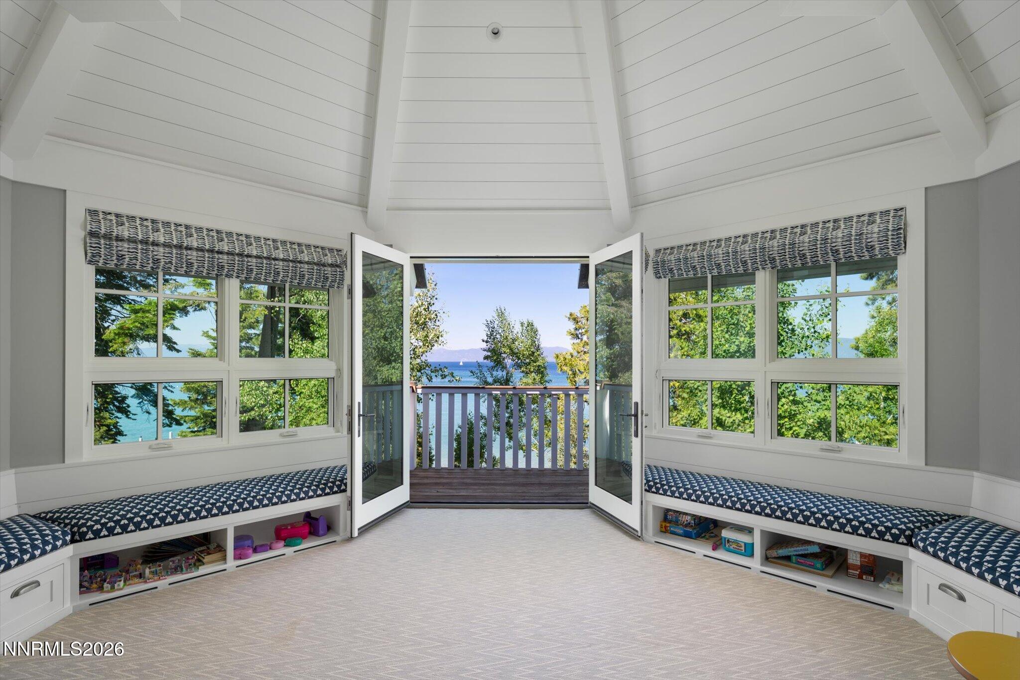 22-Upstairs Kids Room