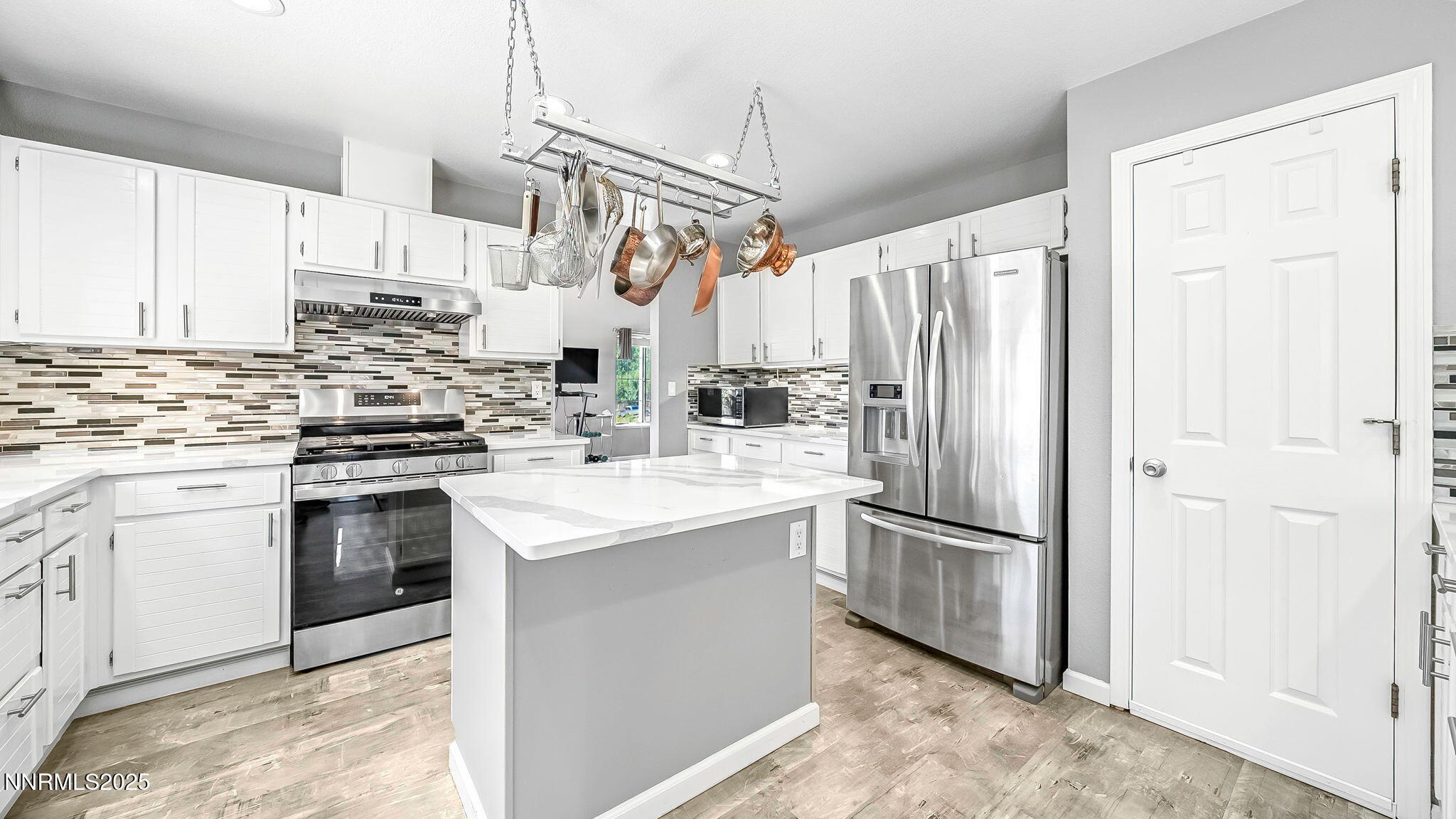 Reno, Nevada 89523, United States, 5 Bedrooms Bedrooms, ,3 BathroomsBathrooms,Residential,Active,190615