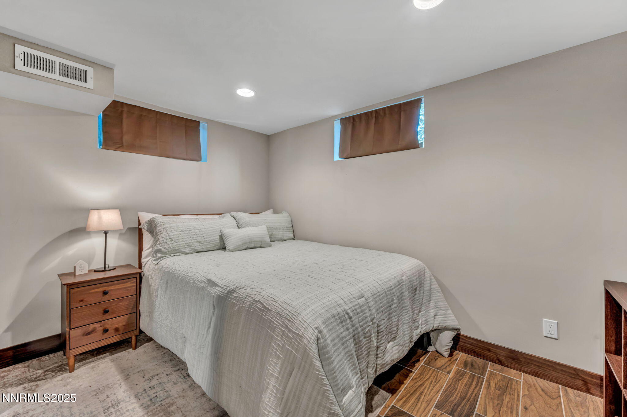 48-web-or-mls-1300-clough-rd