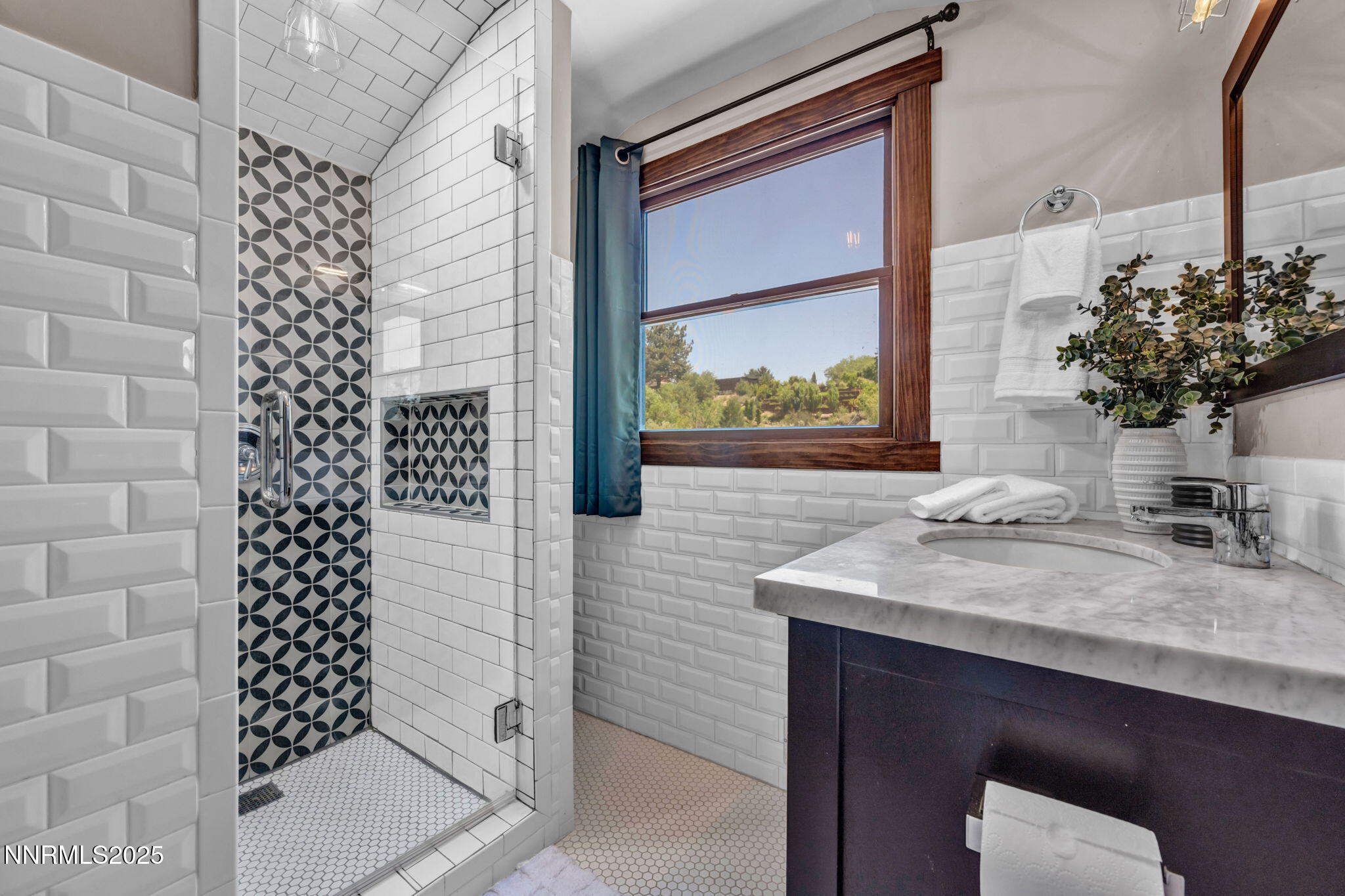 34-web-or-mls-1300-clough-rd