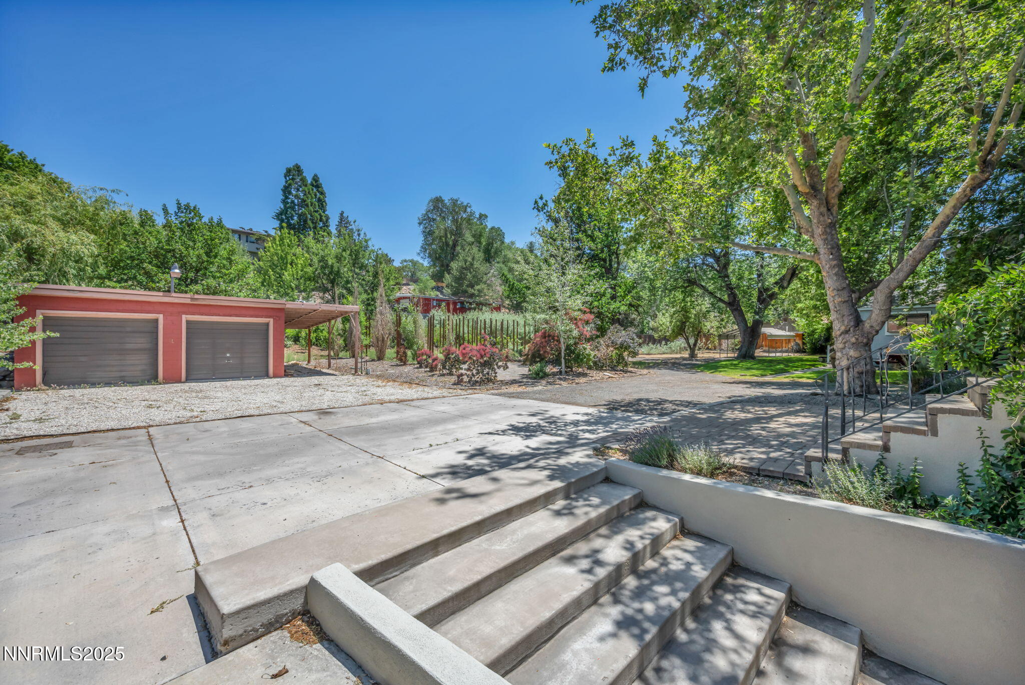 14-web-or-mls-1300-clough-rd