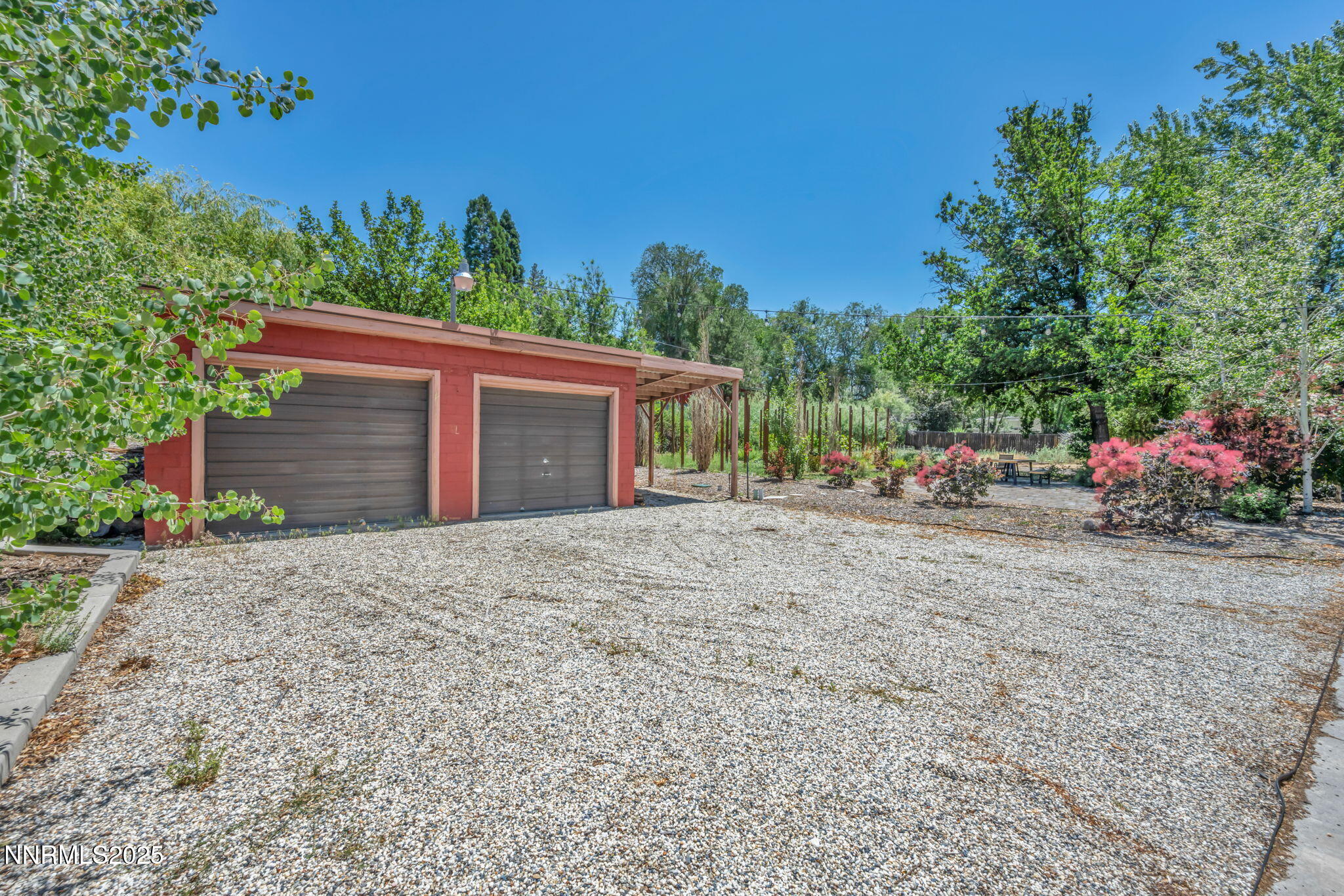 15-web-or-mls-1300-clough-rd