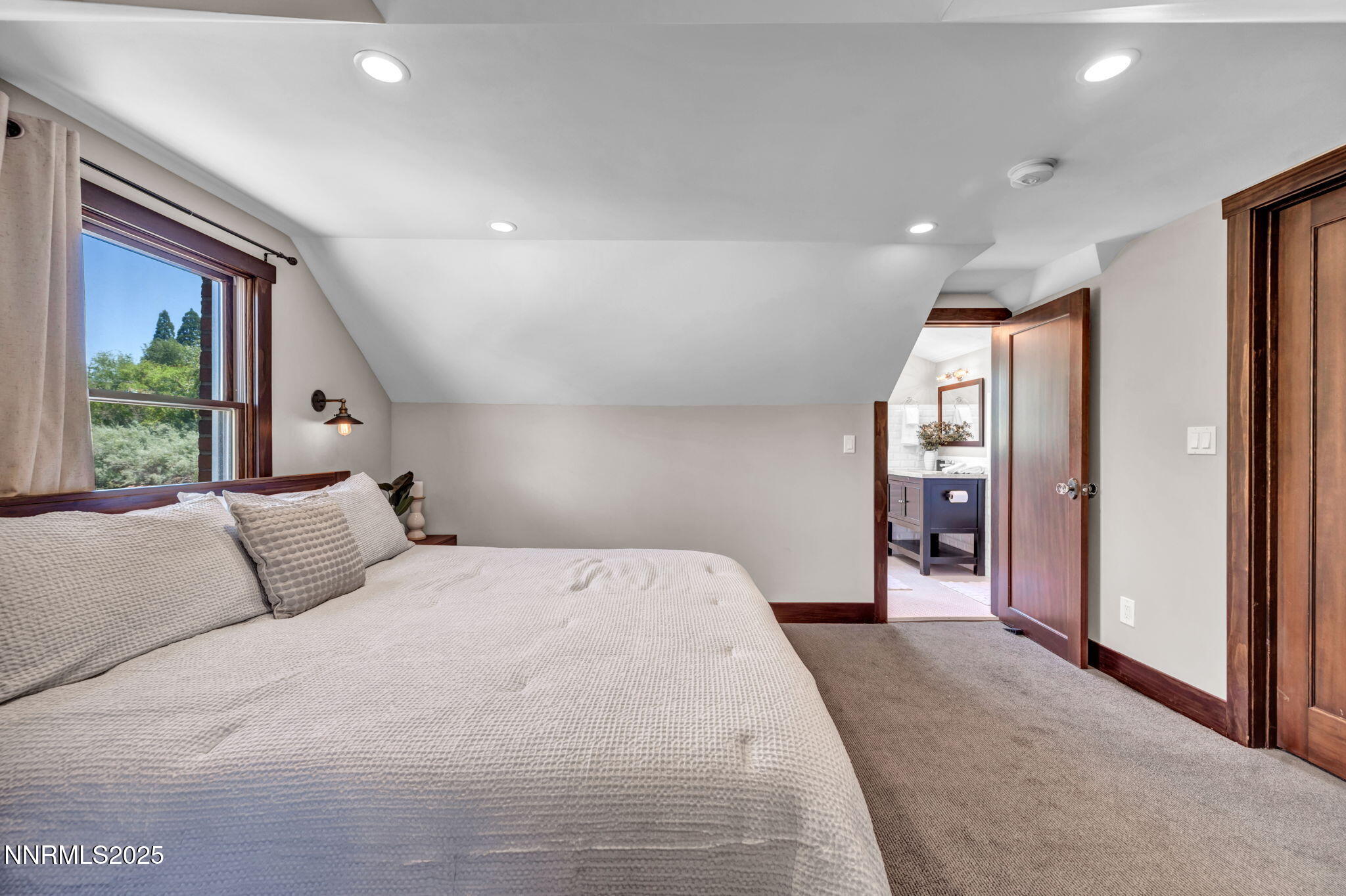 31-web-or-mls-1300-clough-rd