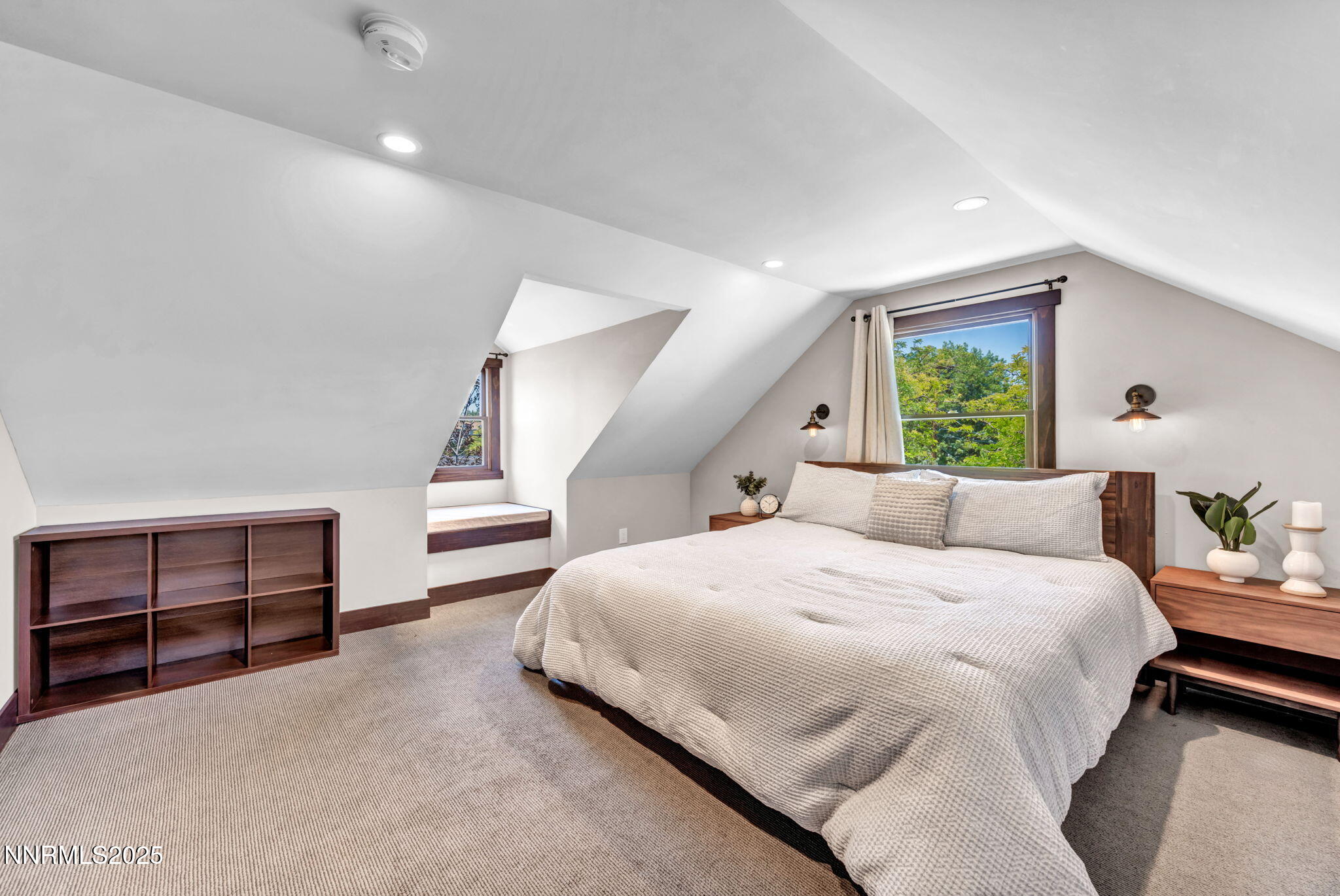 32-web-or-mls-1300-clough-rd