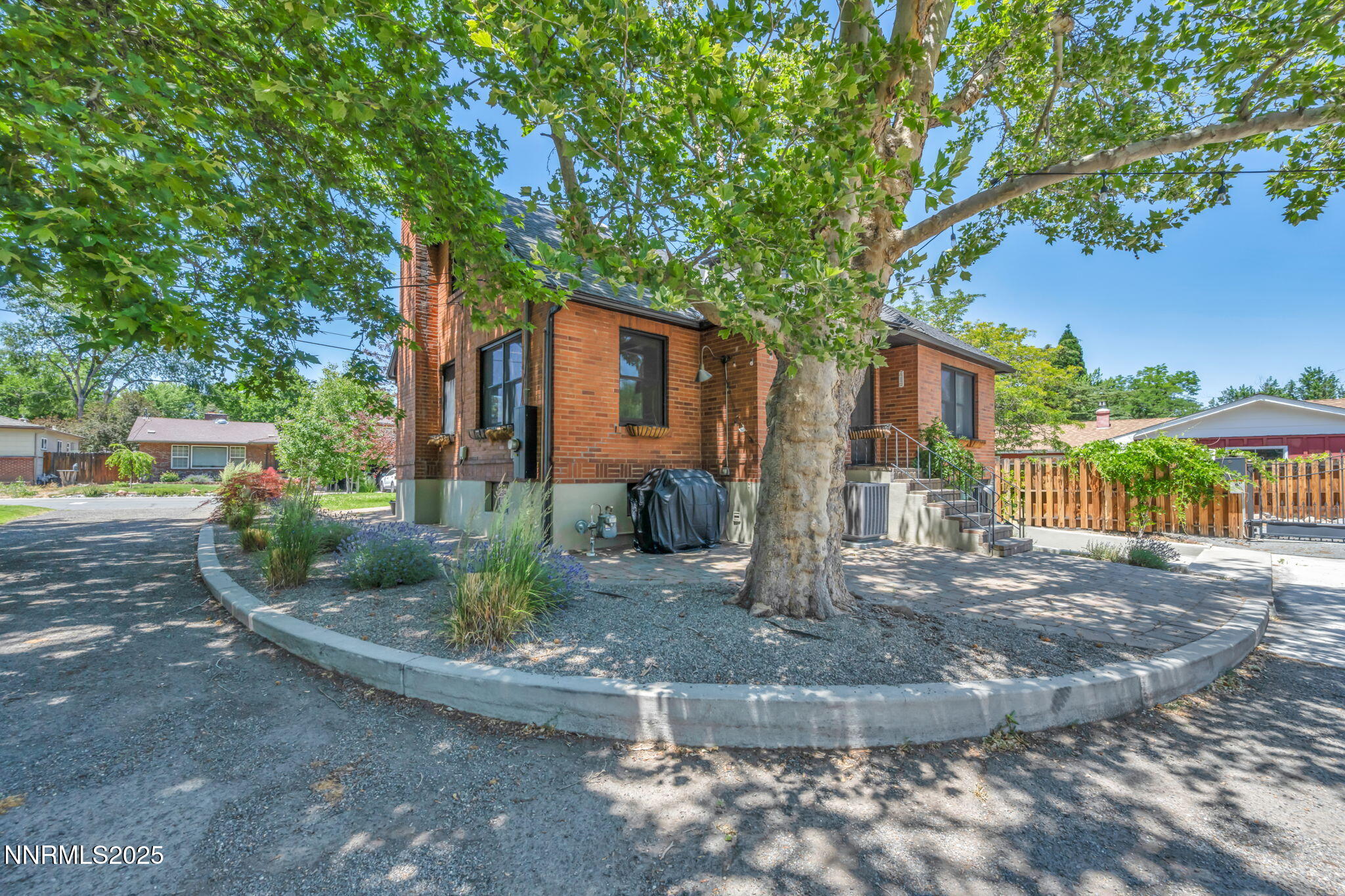 2-web-or-mls-1300-clough-rd