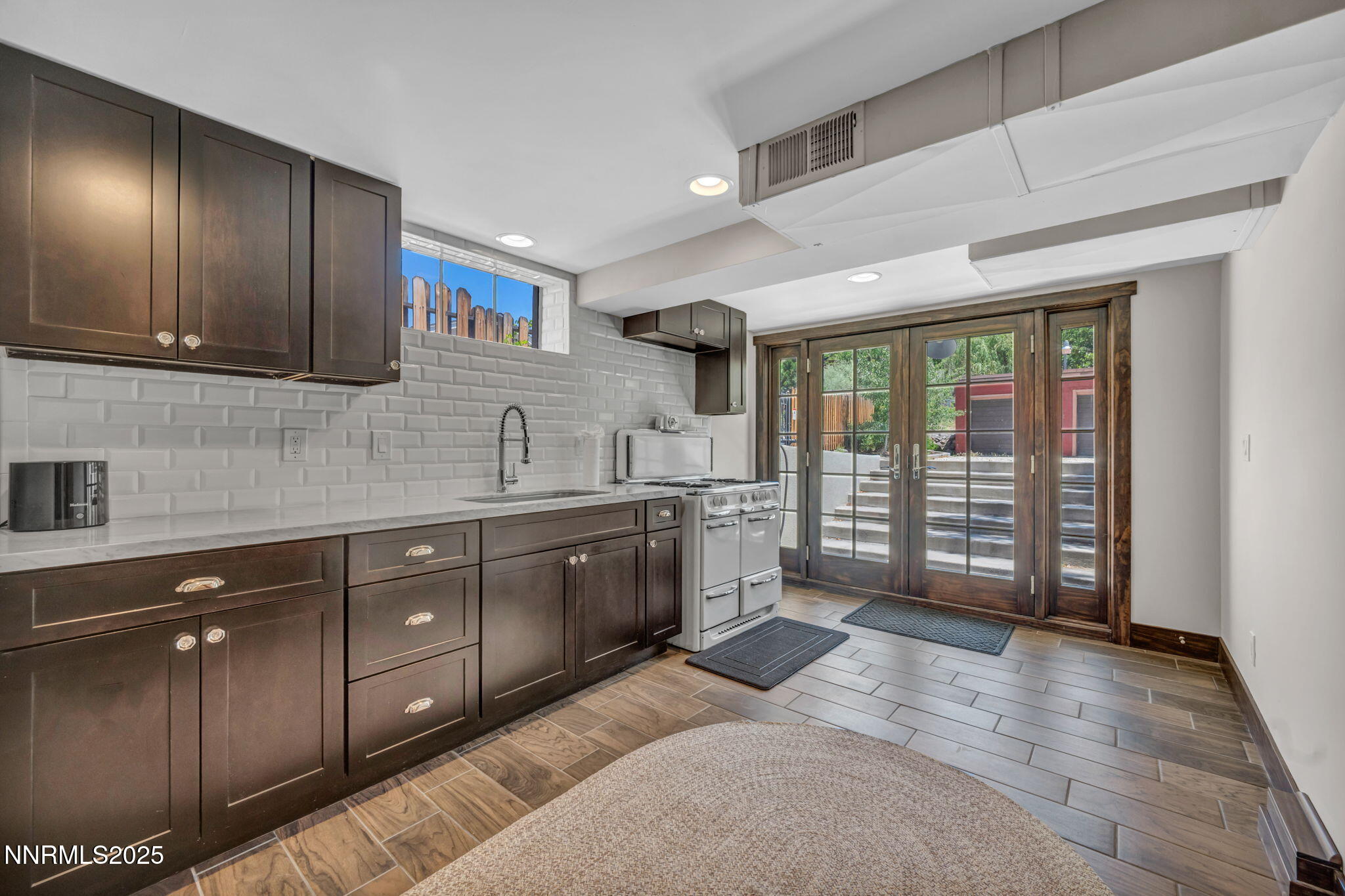 52-web-or-mls-1300-clough-rd