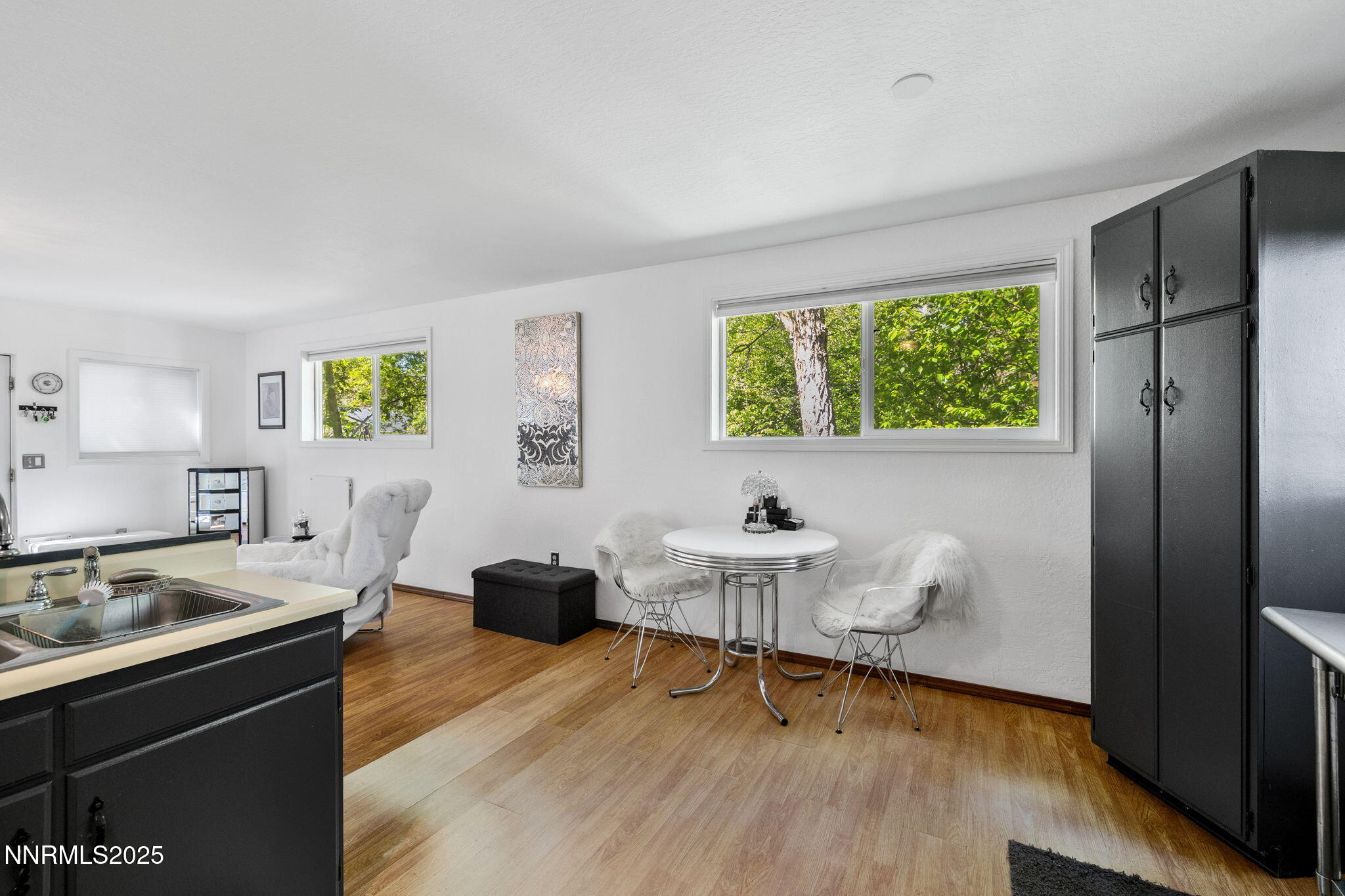 30-web-or-mls-1555 Marsh-8