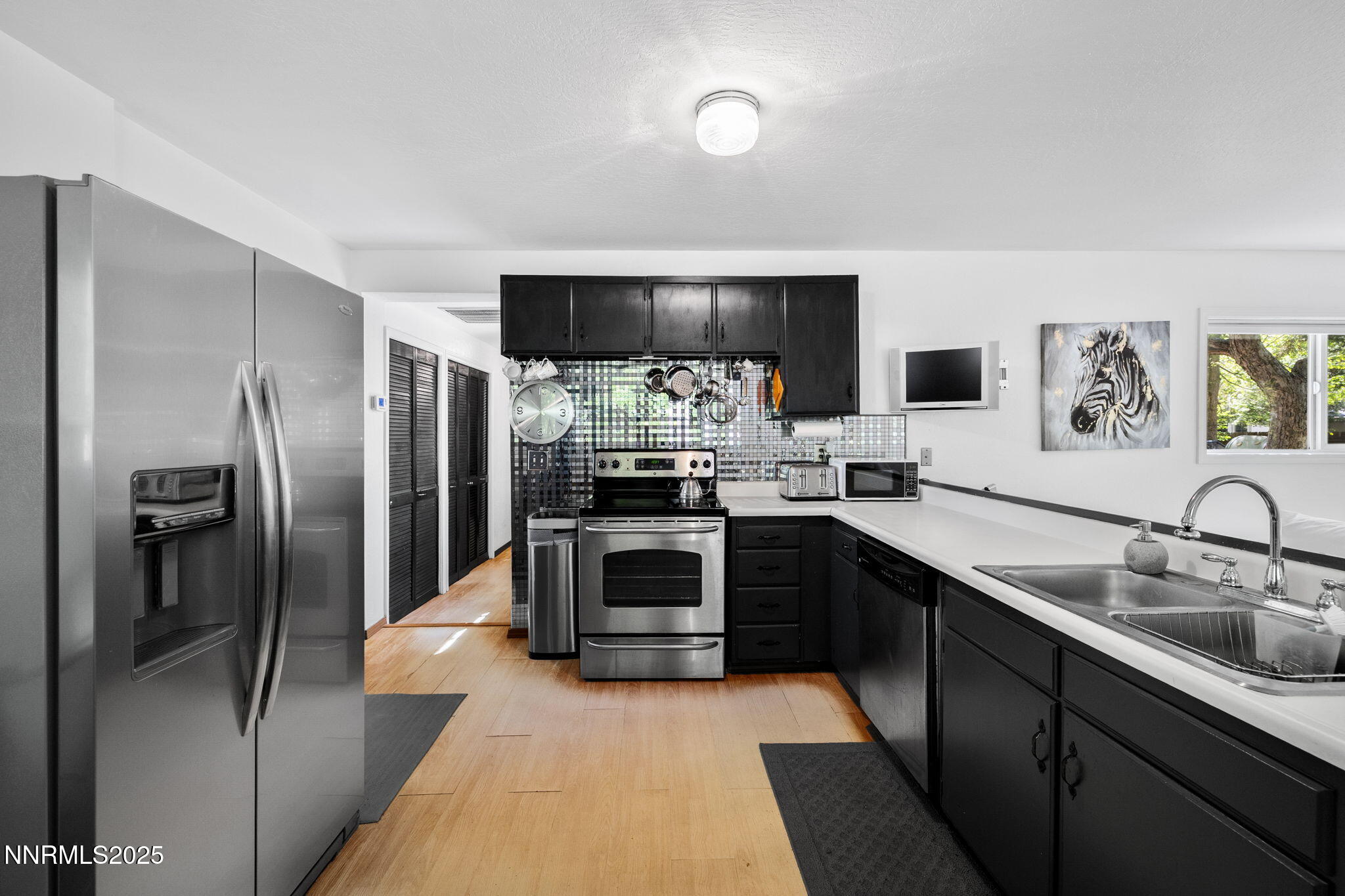 31-web-or-mls-1555 Marsh-9