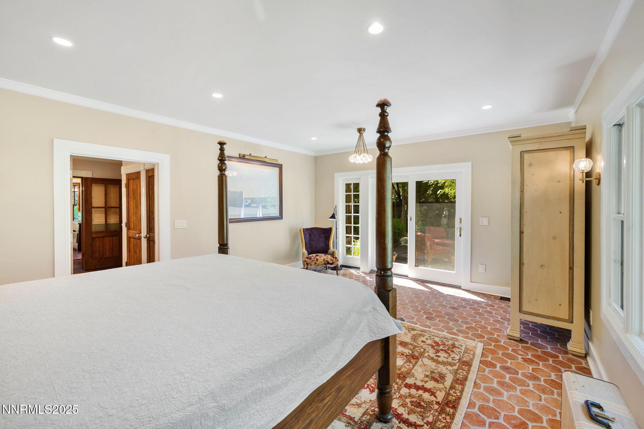 90-web-or-mls-1555 Marsh-68