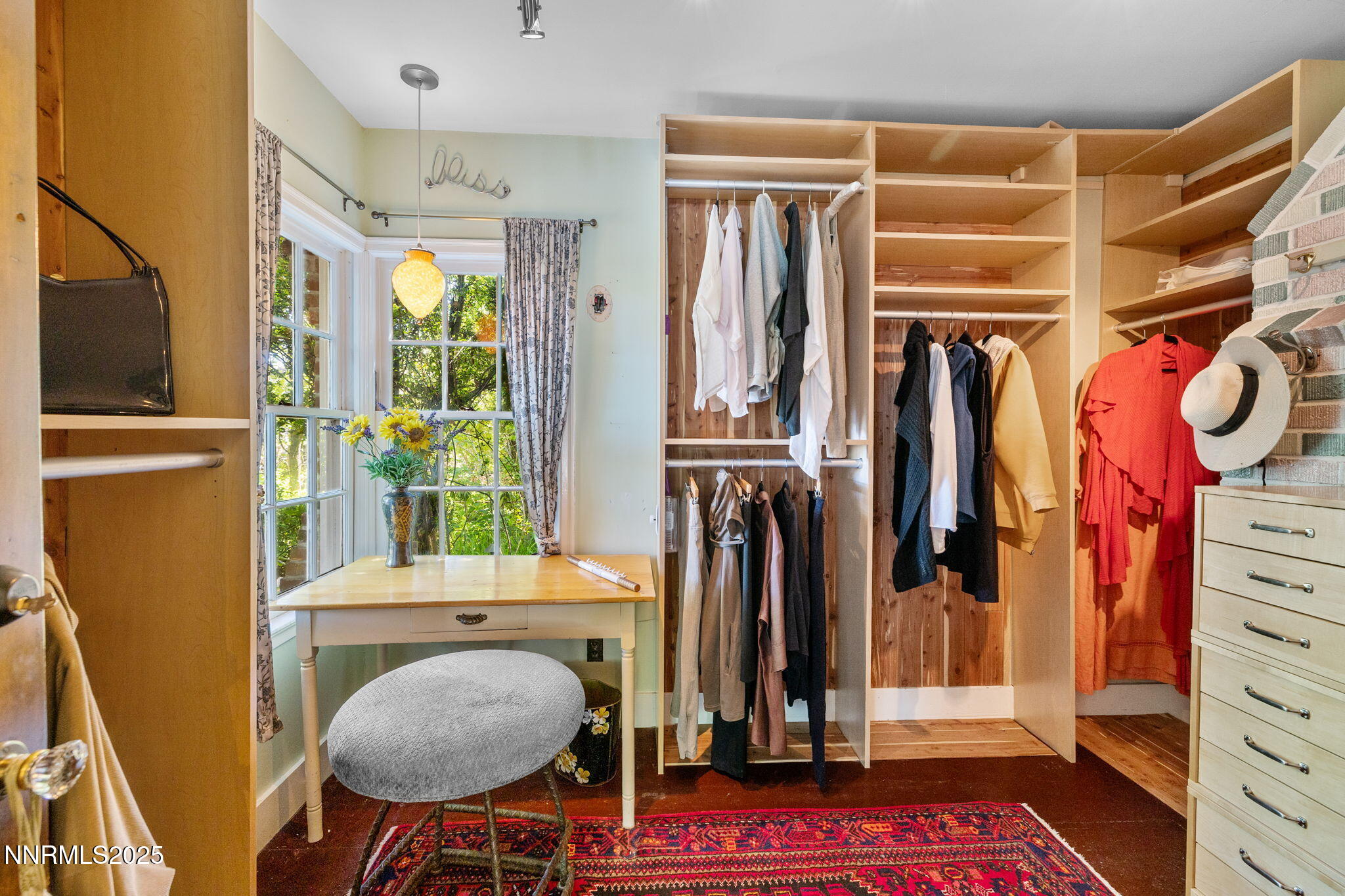 102-web-or-mls-1555 Marsh-80