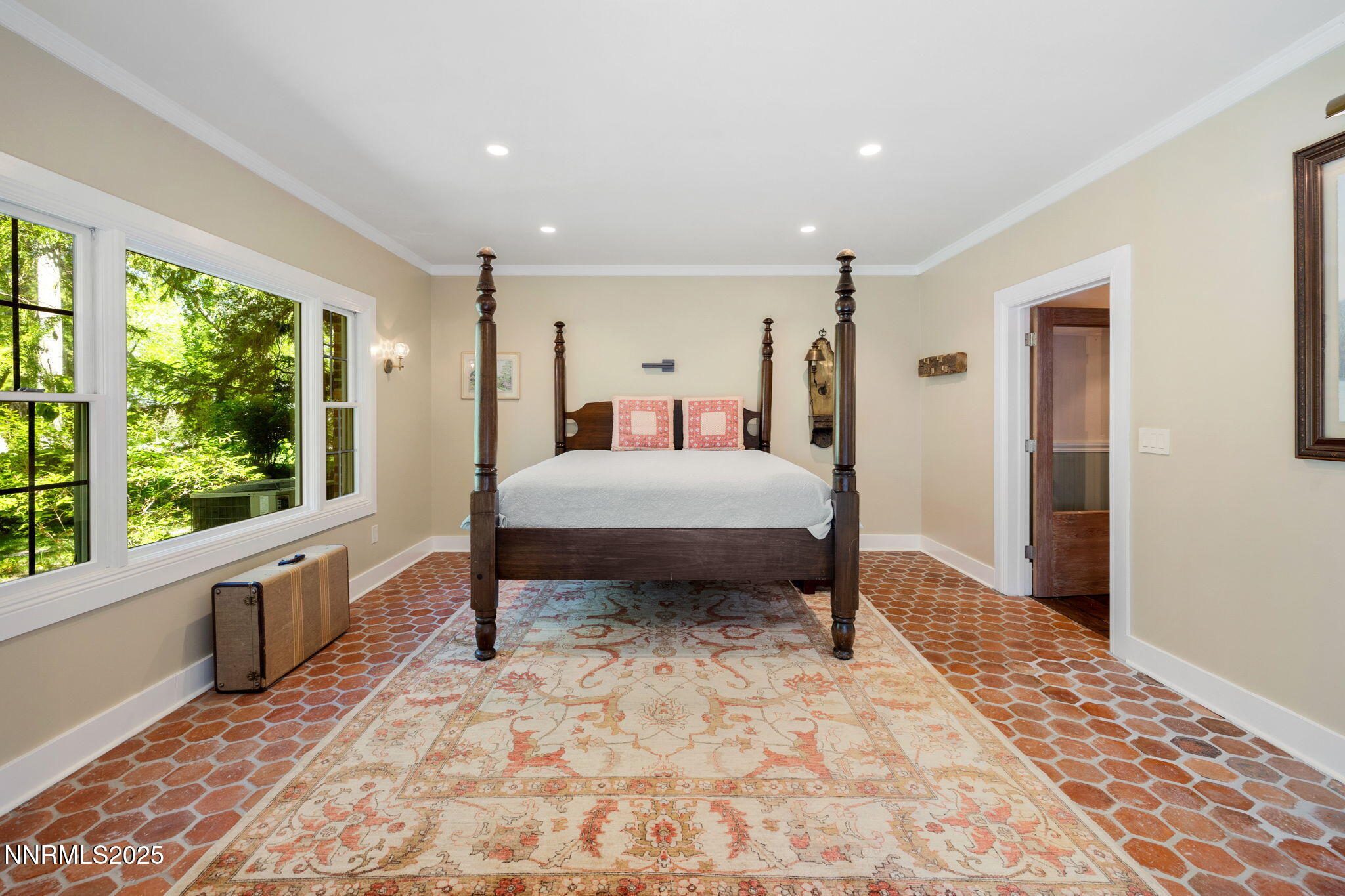 88-web-or-mls-1555 Marsh-66