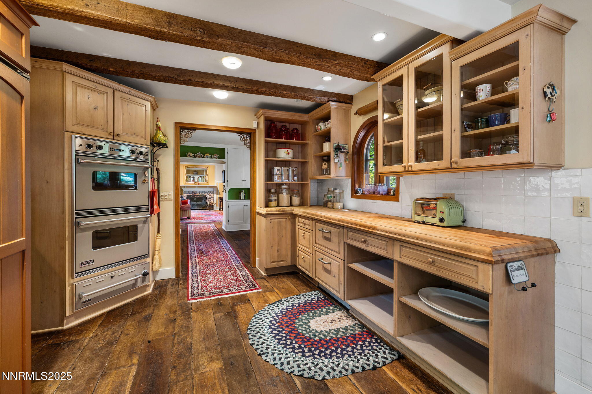 80-web-or-mls-1555 Marsh-59