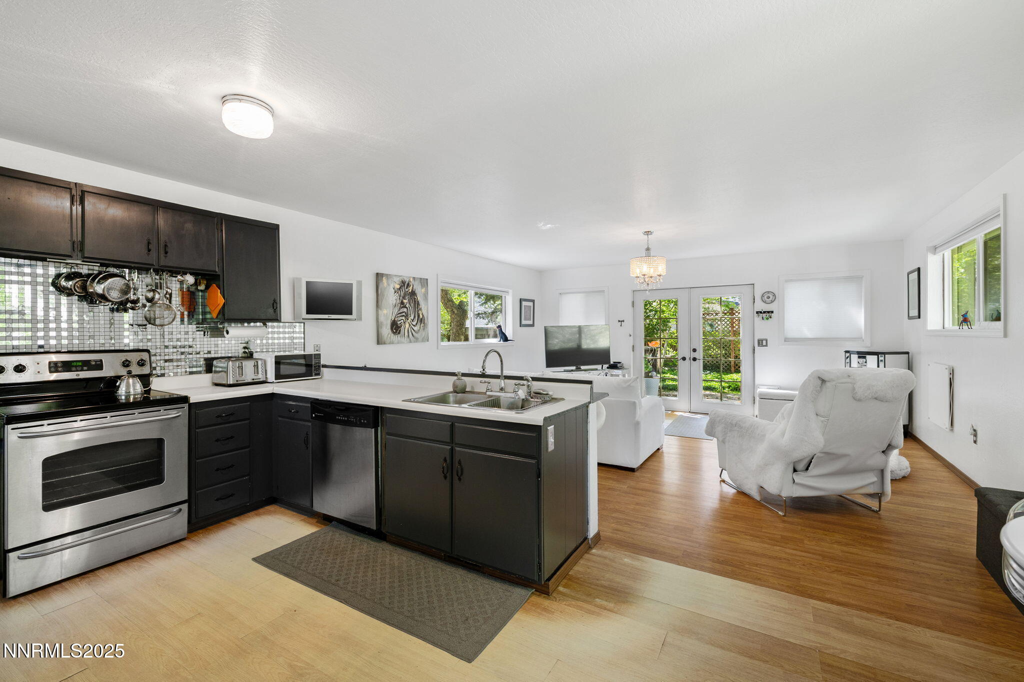 29-web-or-mls-1555 Marsh-7