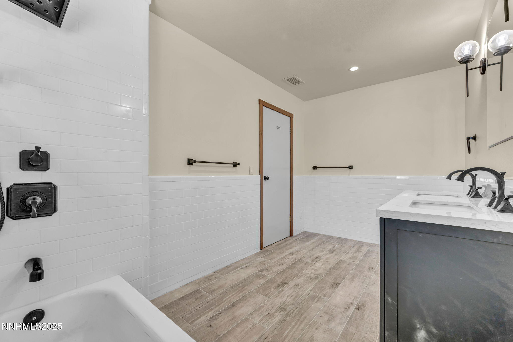 44-web-or-mls-547-n-river-ln