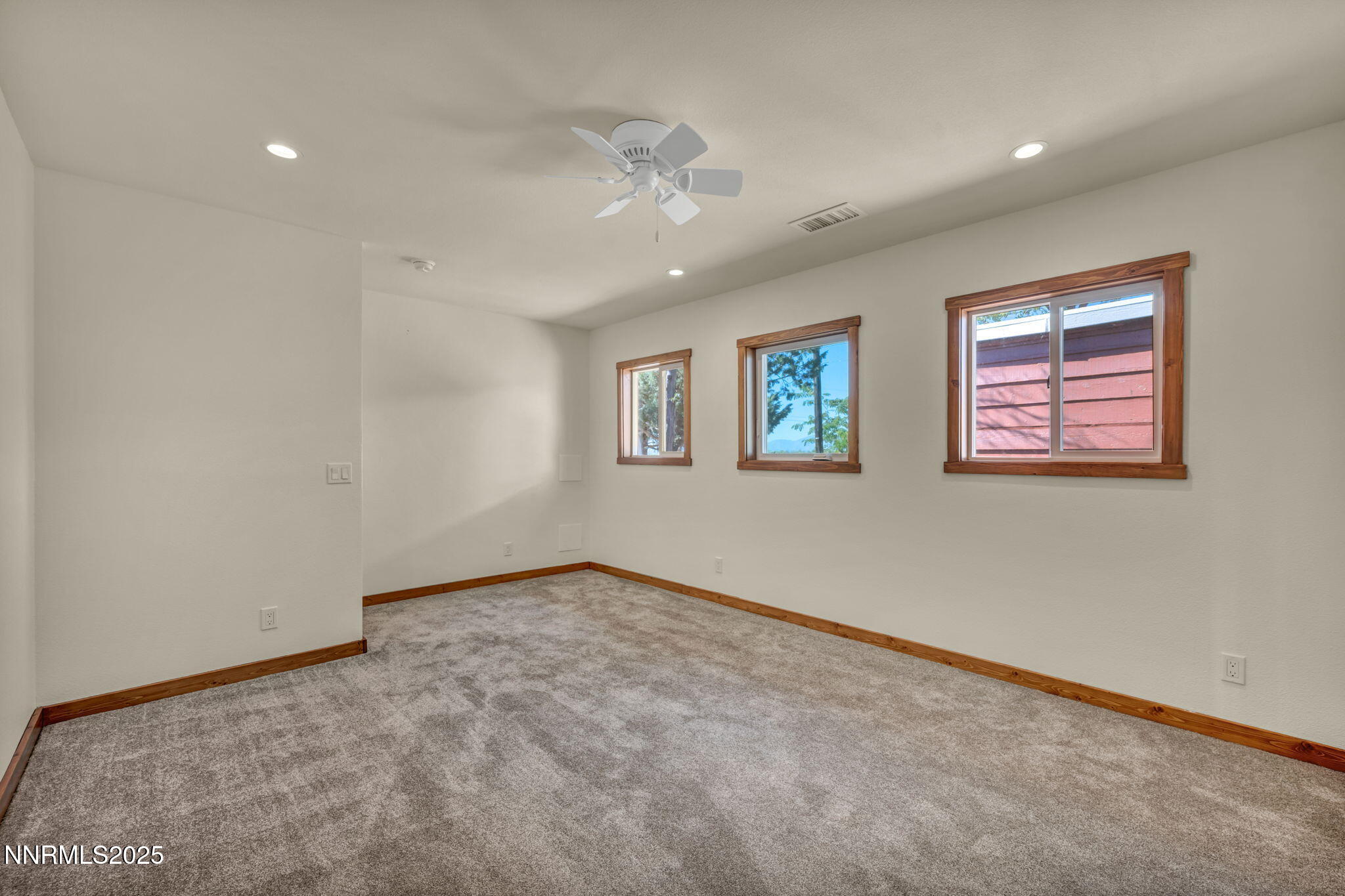 42-web-or-mls-547-n-river-ln