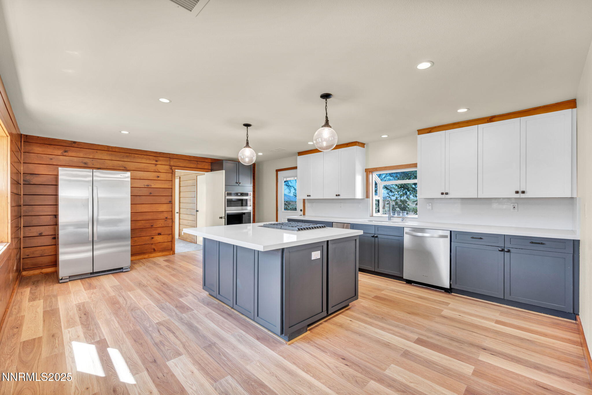 28-web-or-mls-547-n-river-ln