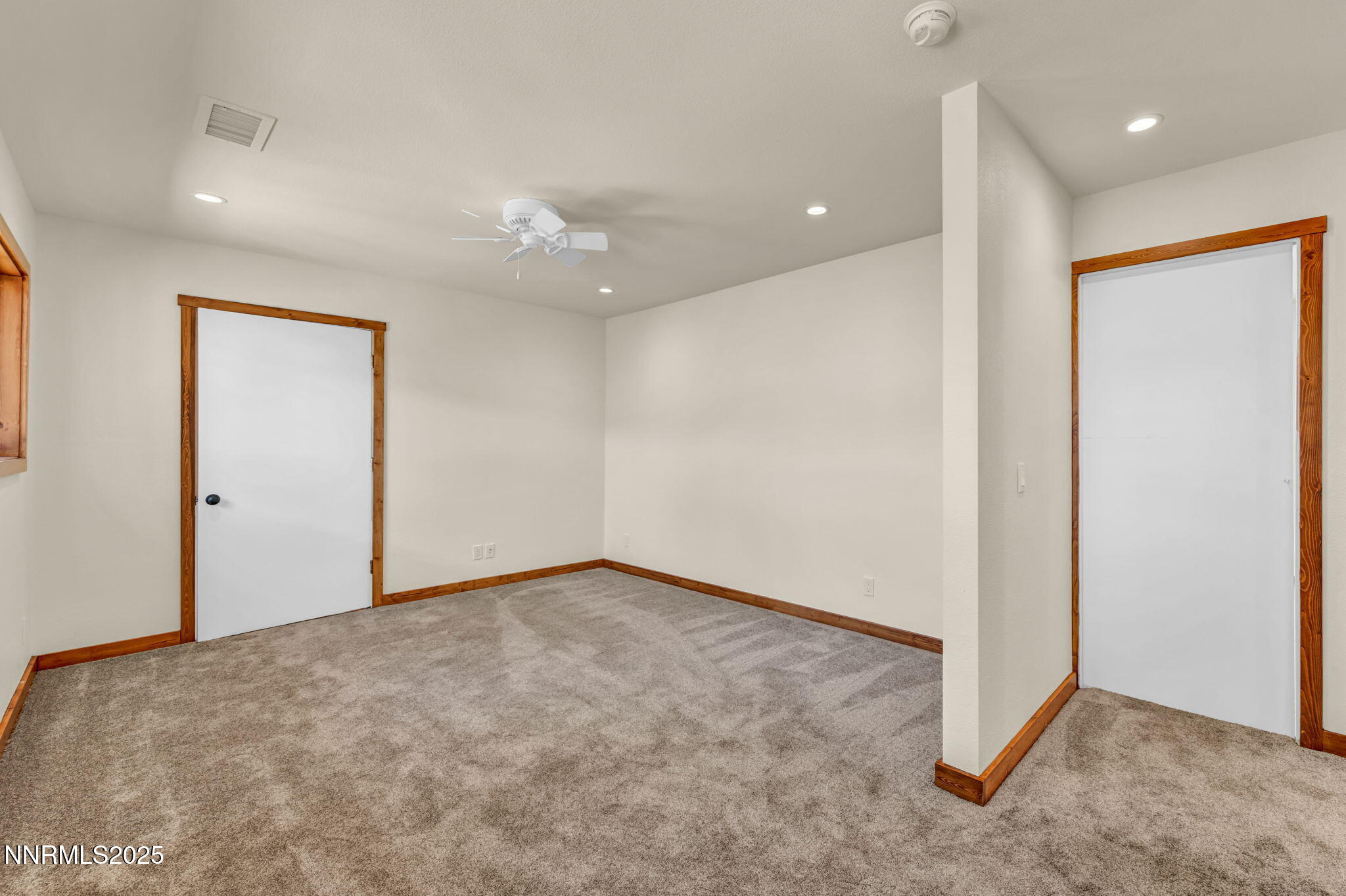 40-web-or-mls-547-n-river-ln