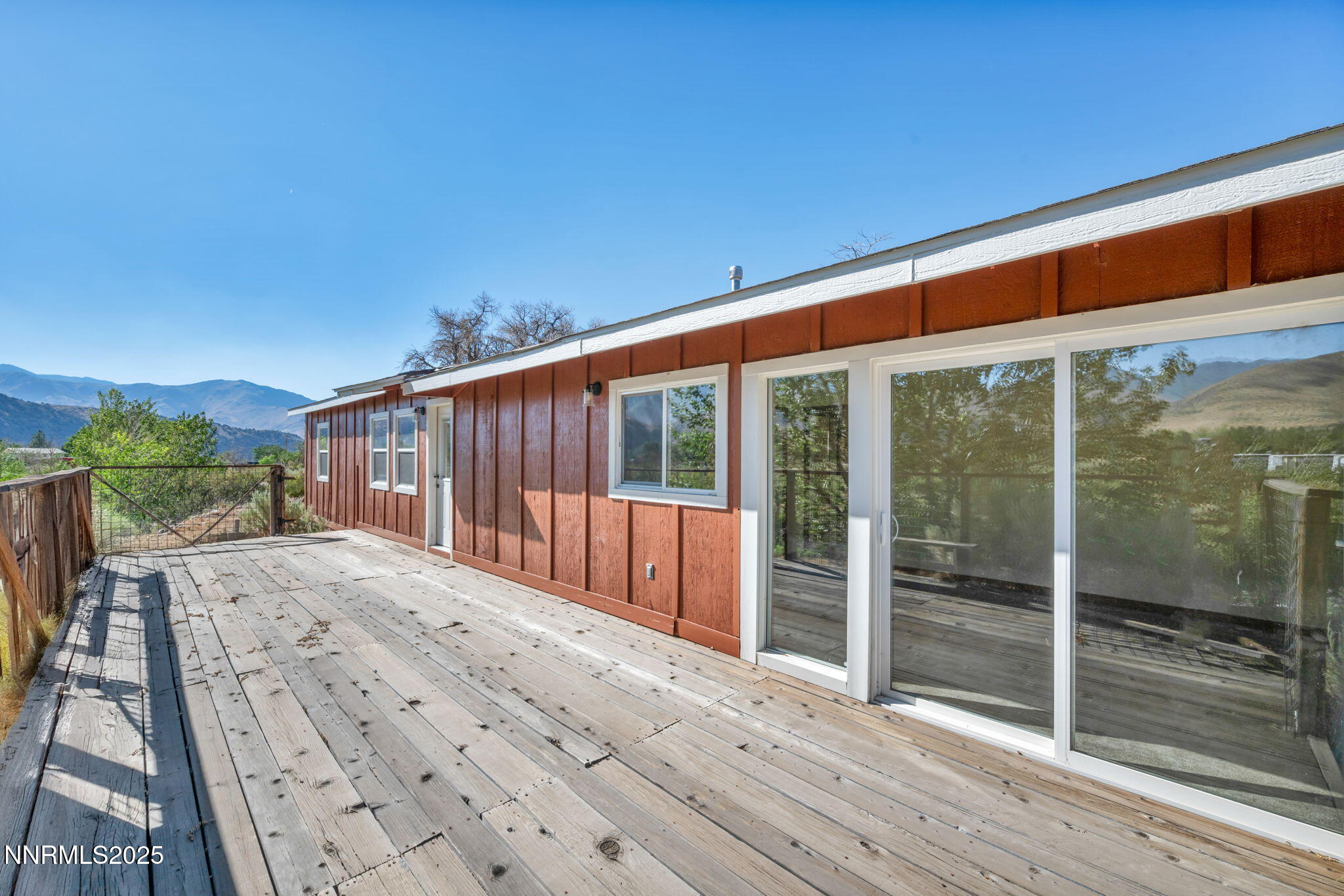 10-web-or-mls-547-n-river-ln