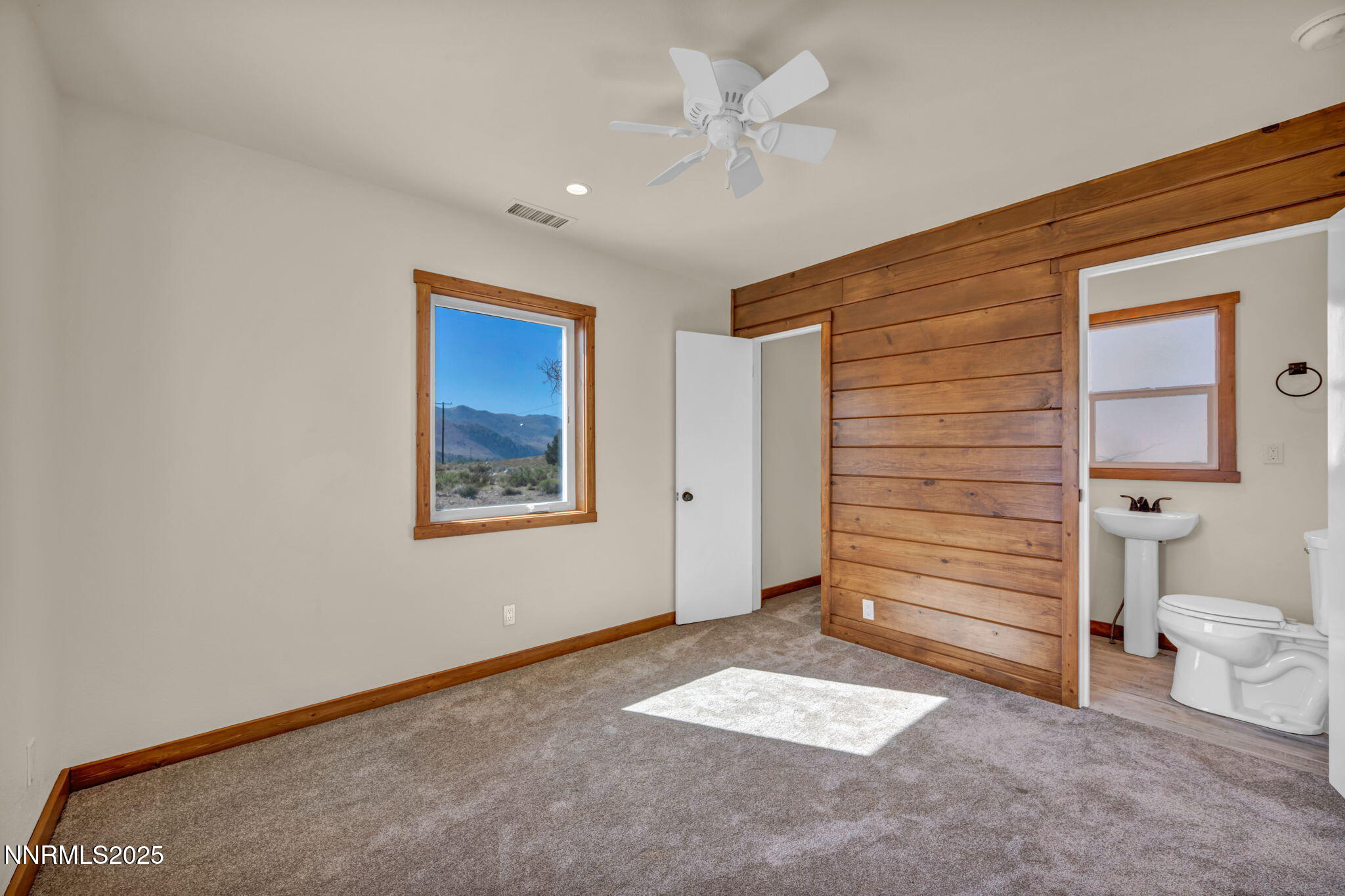 33-web-or-mls-547-n-river-ln