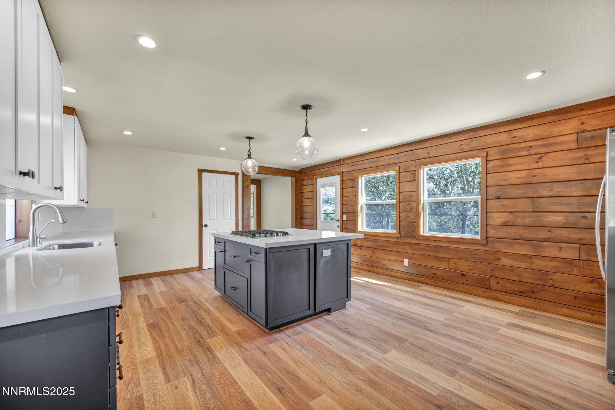 31-web-or-mls-547-n-river-ln