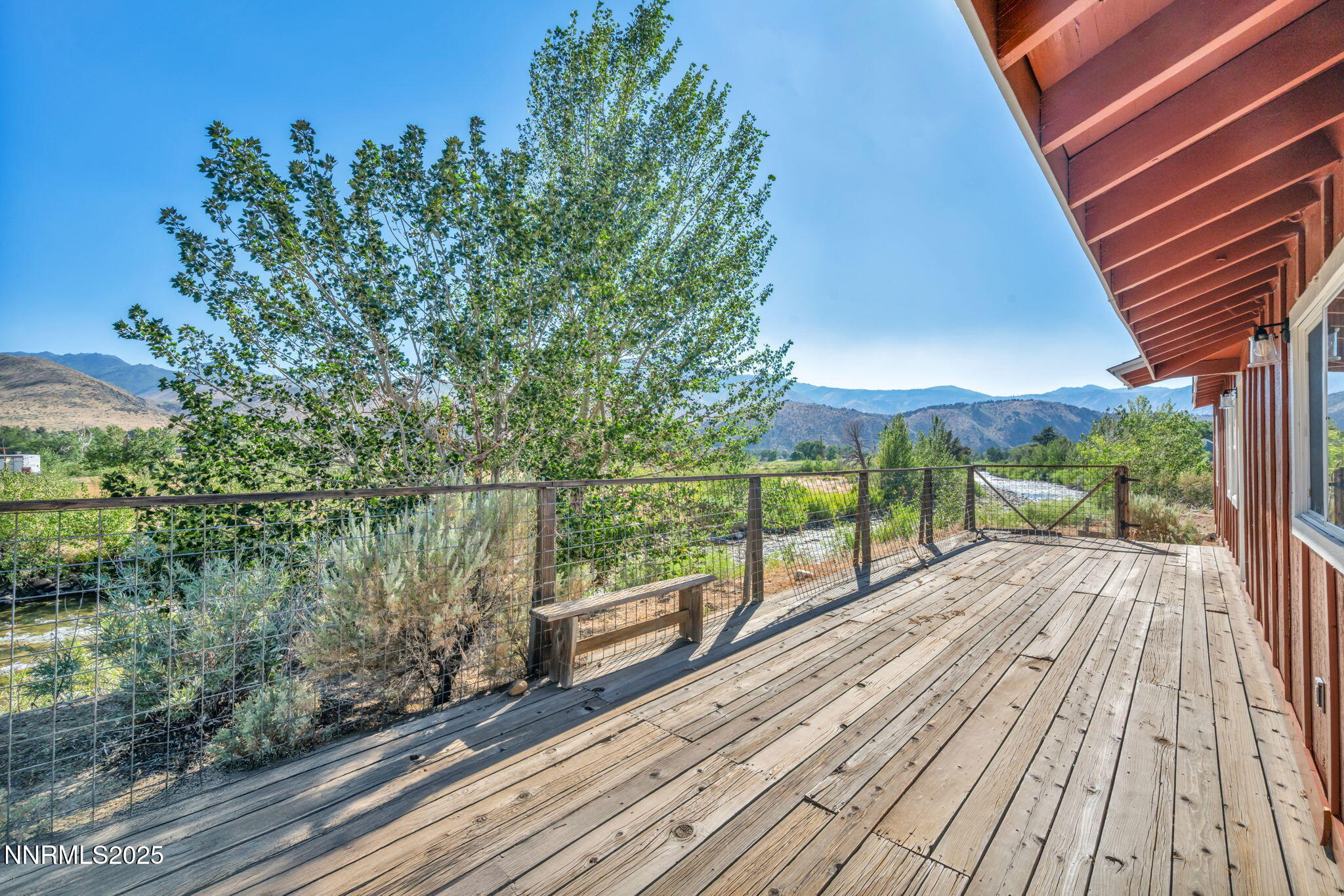 11-web-or-mls-547-n-river-ln