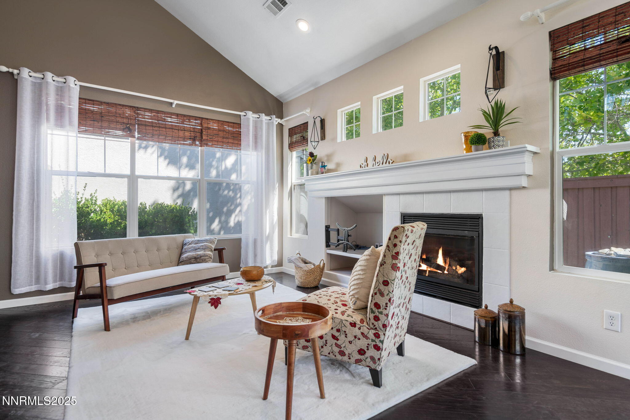 Great room w/ fireplace